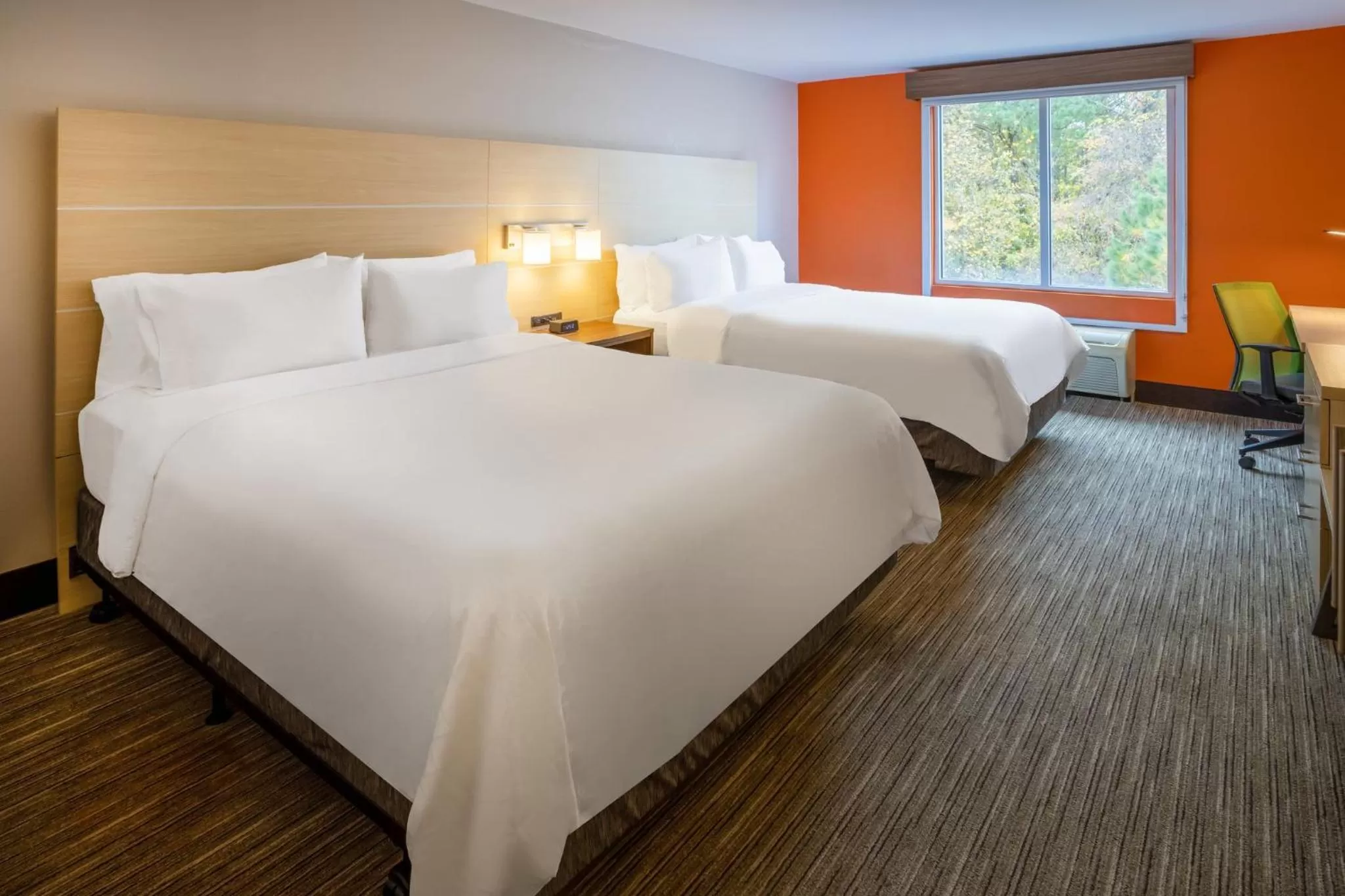 Photo of the whole room, Bed in Holiday Inn Express Hotel & Suites Salisbury - Delmar by IHG