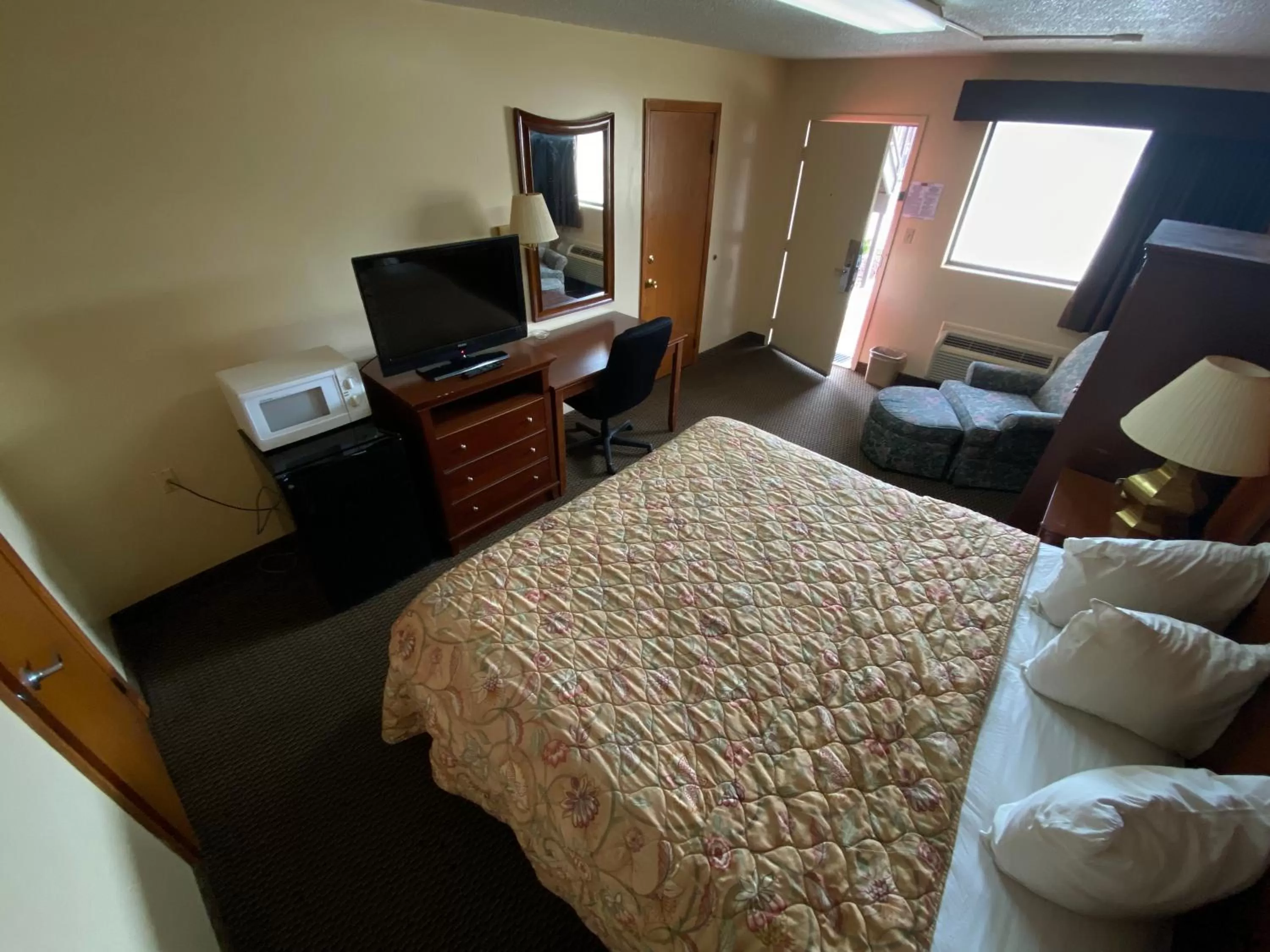 Budget Host Inn - Baxley