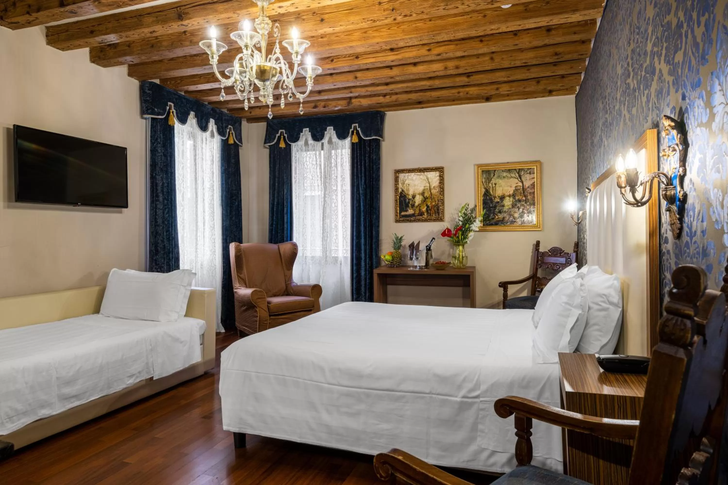 Bedroom, Bed in Palazzo San Lorenzo