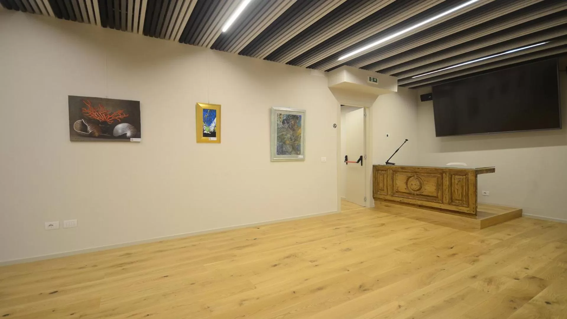 TV and multimedia in Albergo Centrale