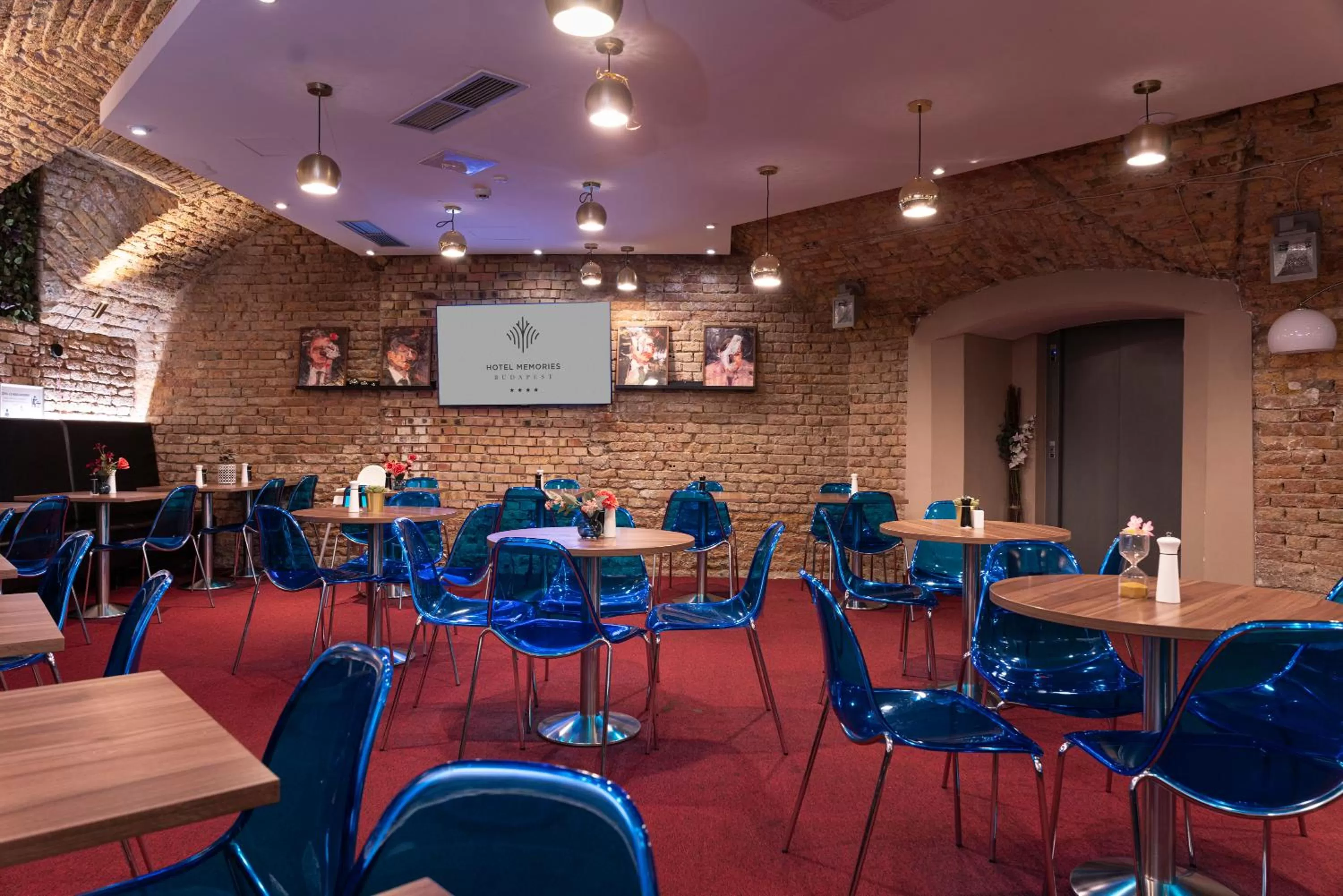 Restaurant/places to eat in Hotel Memories Budapest