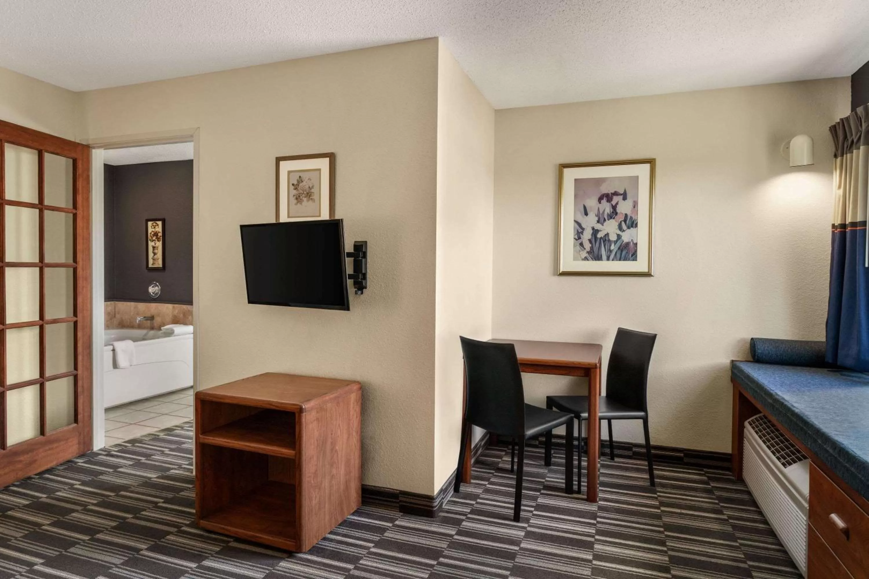 Photo of the whole room in Microtel Inn and Suites - Inver Grove Heights