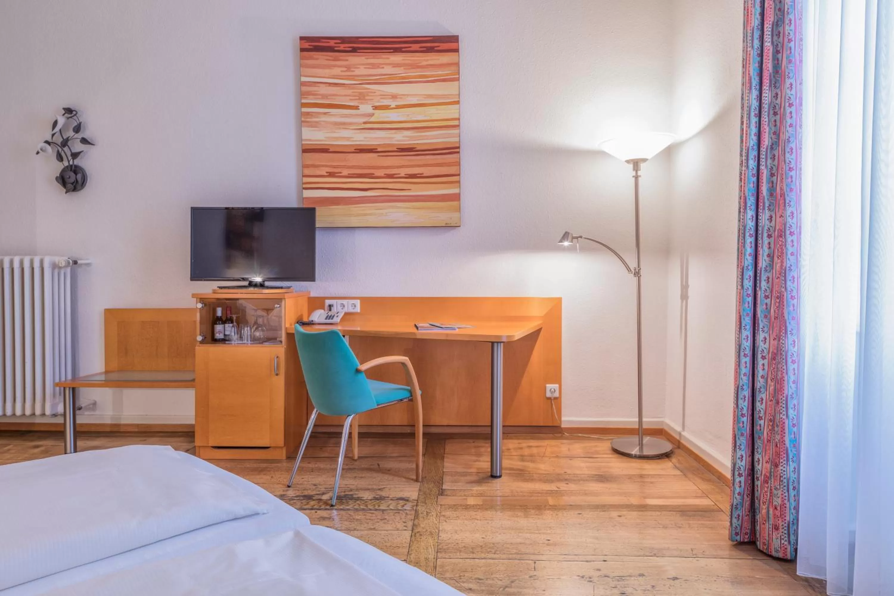 Photo of the whole room, Bed in Alleehaus