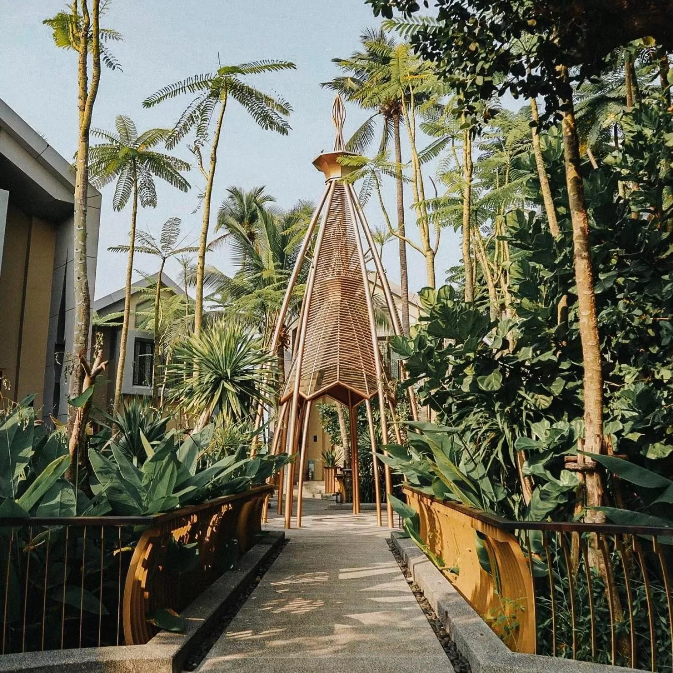 Facade/entrance in W1Bangkoknoi Hotel