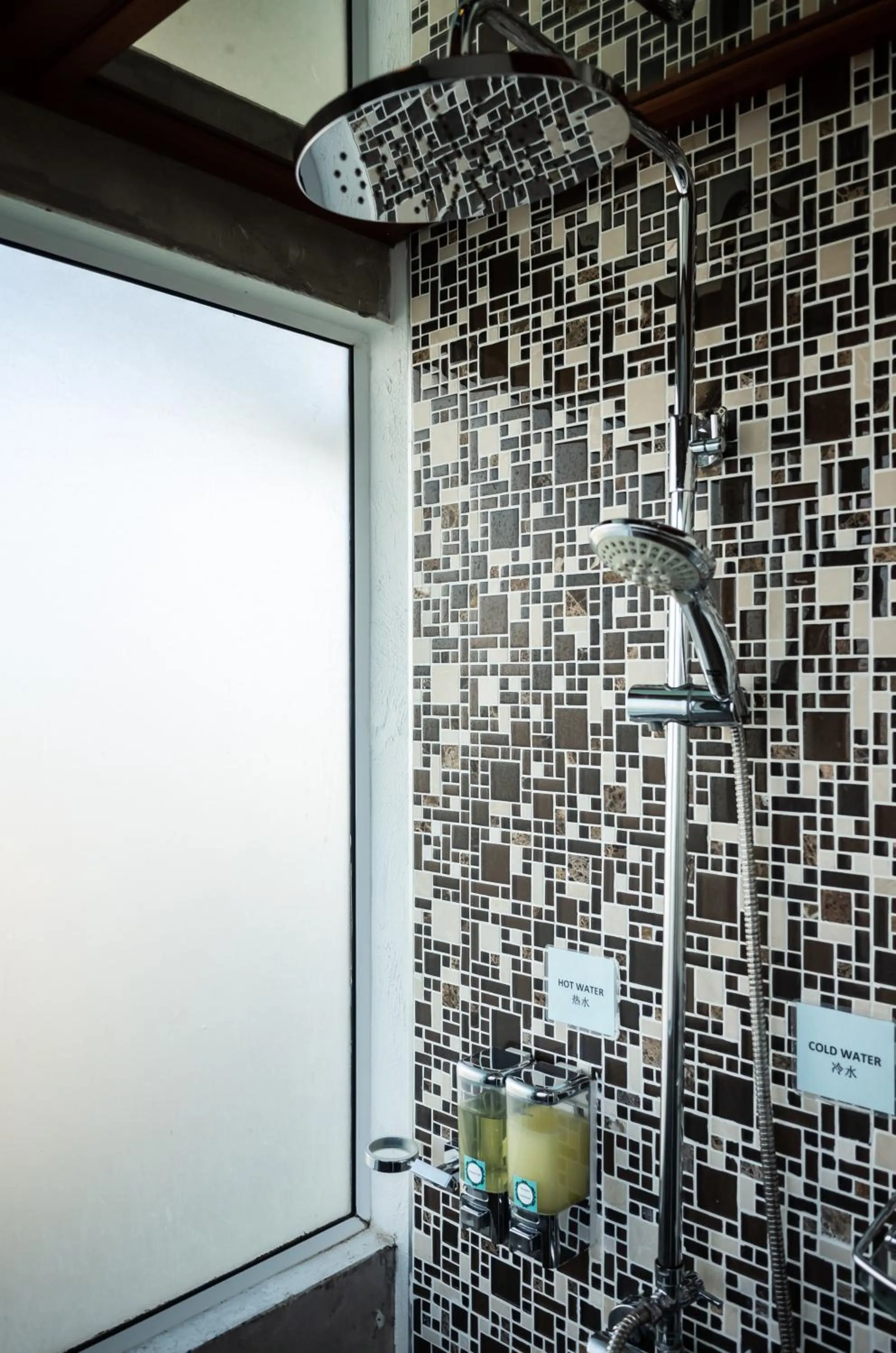 Shower in The Twenty Lodge