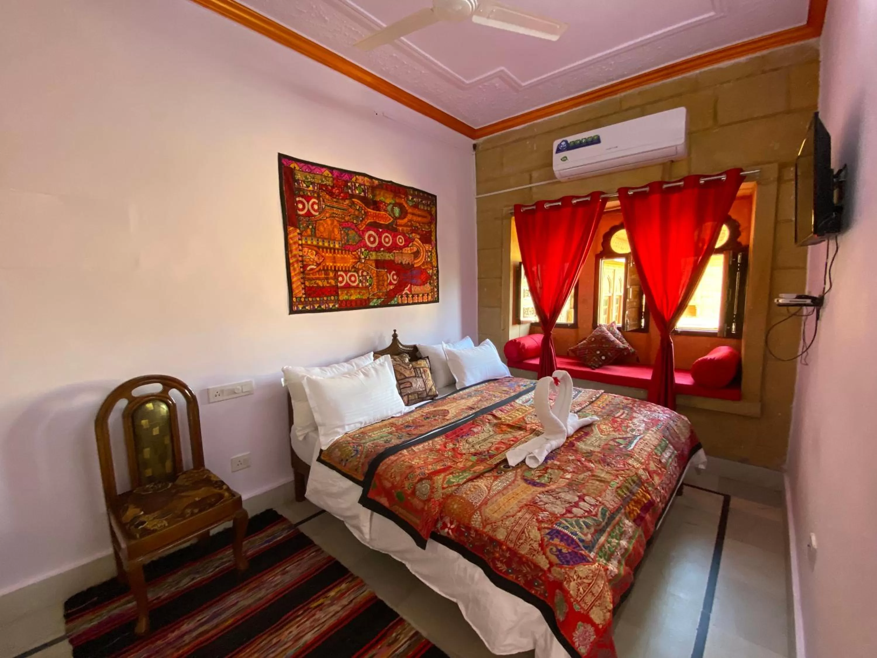 Property building, Bed in Hotel Murad Haveli