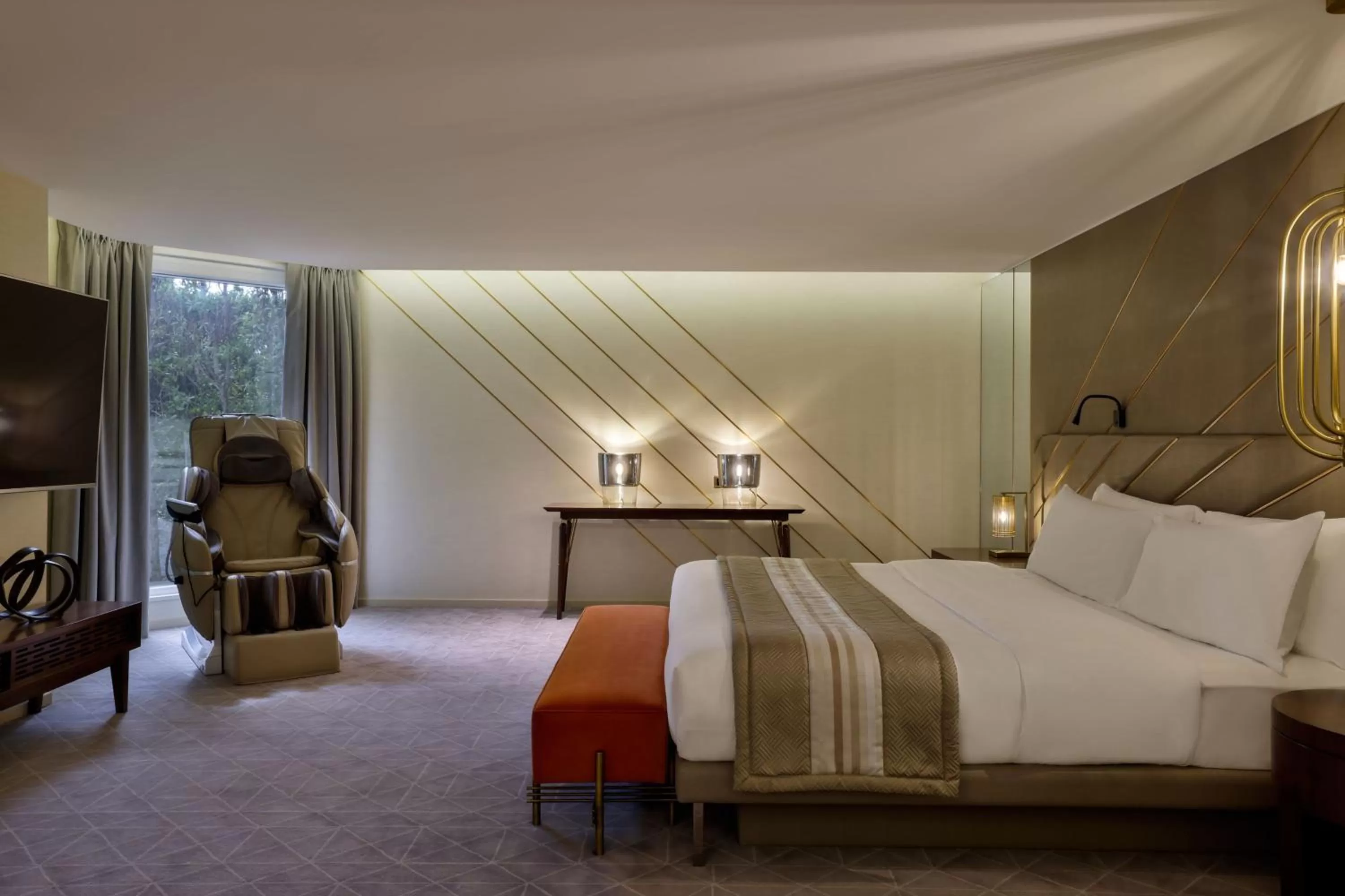 Bedroom, Bed in Le Méridien Dubai Hotel & Conference Centre