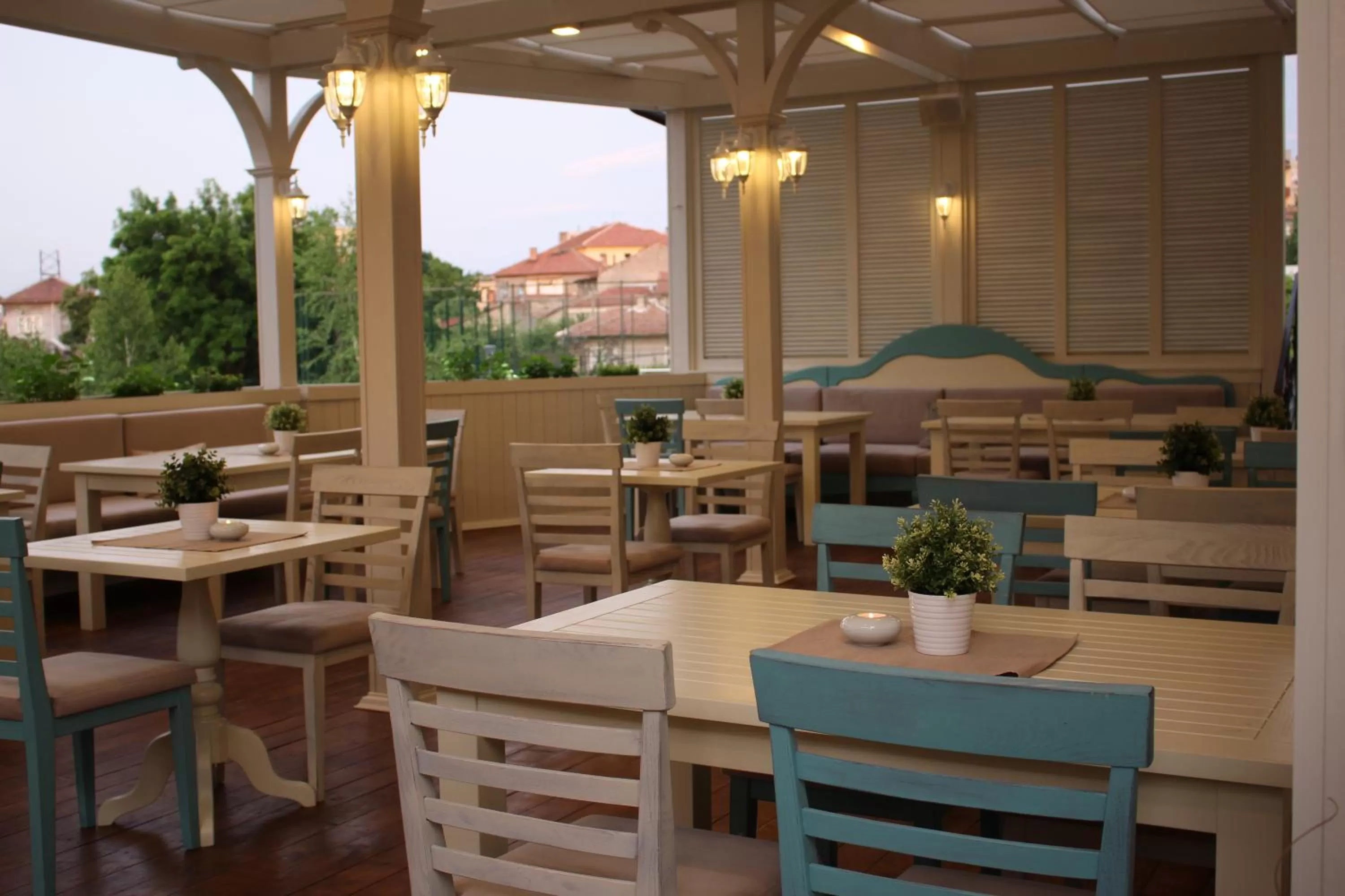 Day, Restaurant/Places to Eat in Hotel Nove