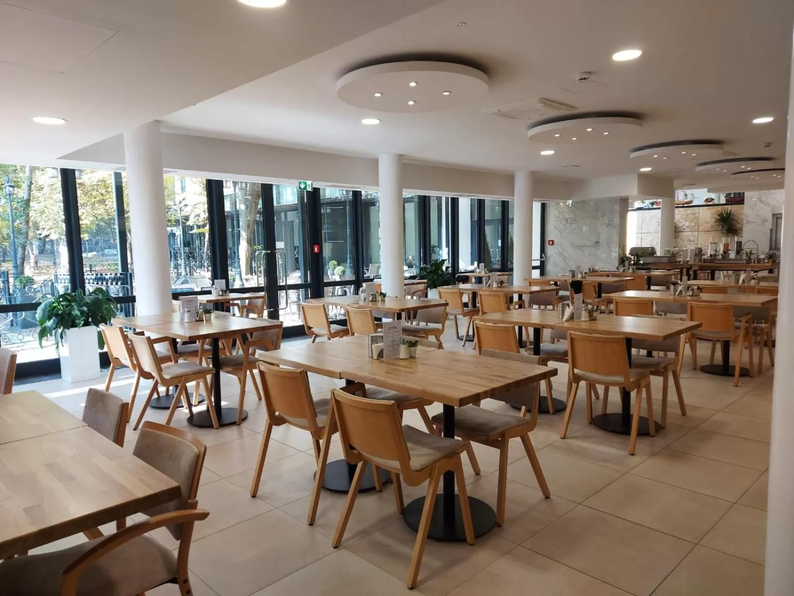 Restaurant/places to eat in Gartenhotel Altmannsdorf