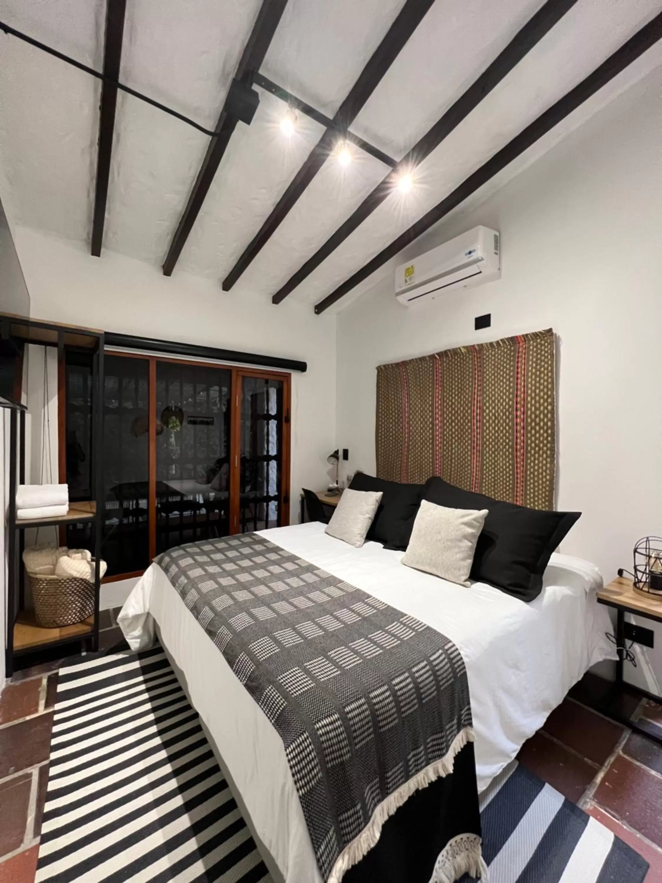 Photo of the whole room, Bed in Casa Medallo