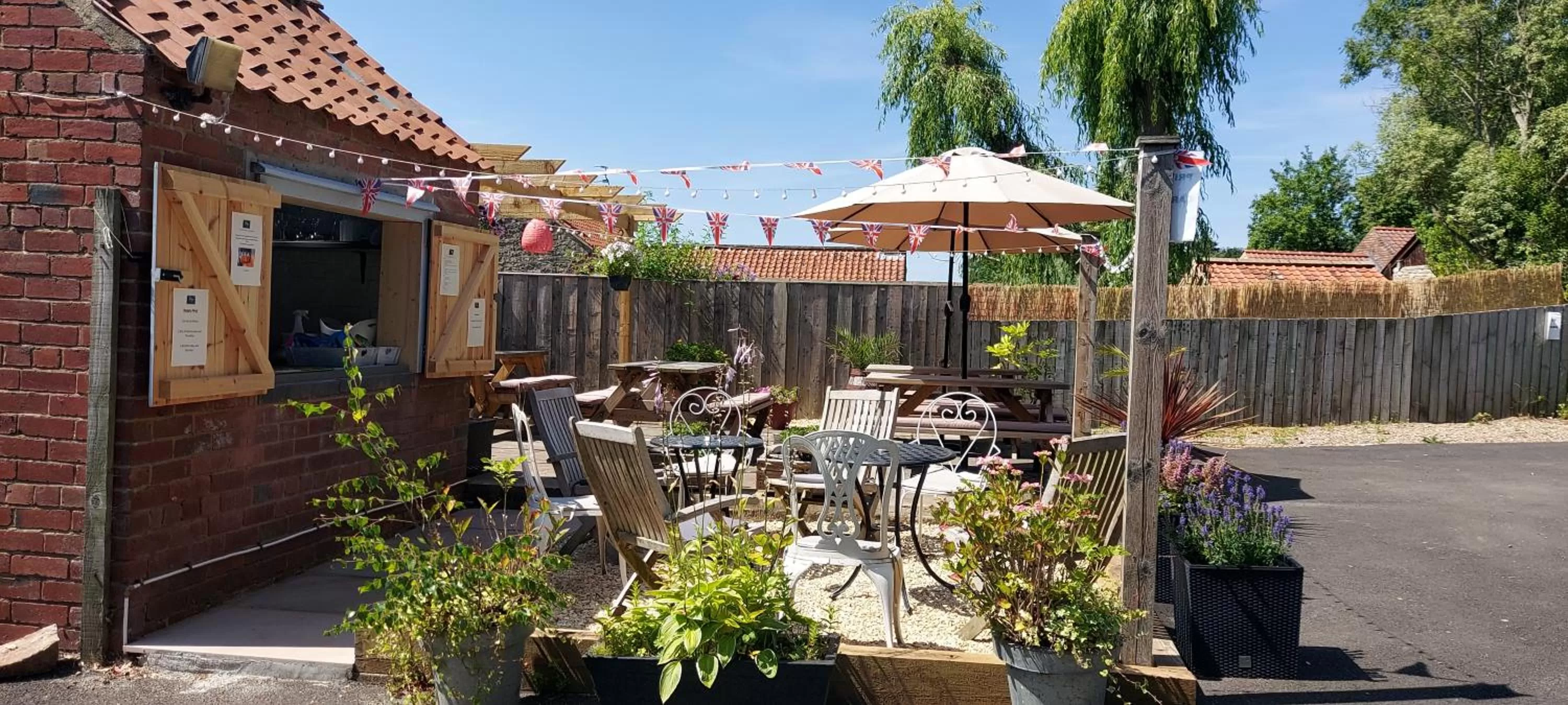 Garden, Restaurant/Places to Eat in The White Horse Inn