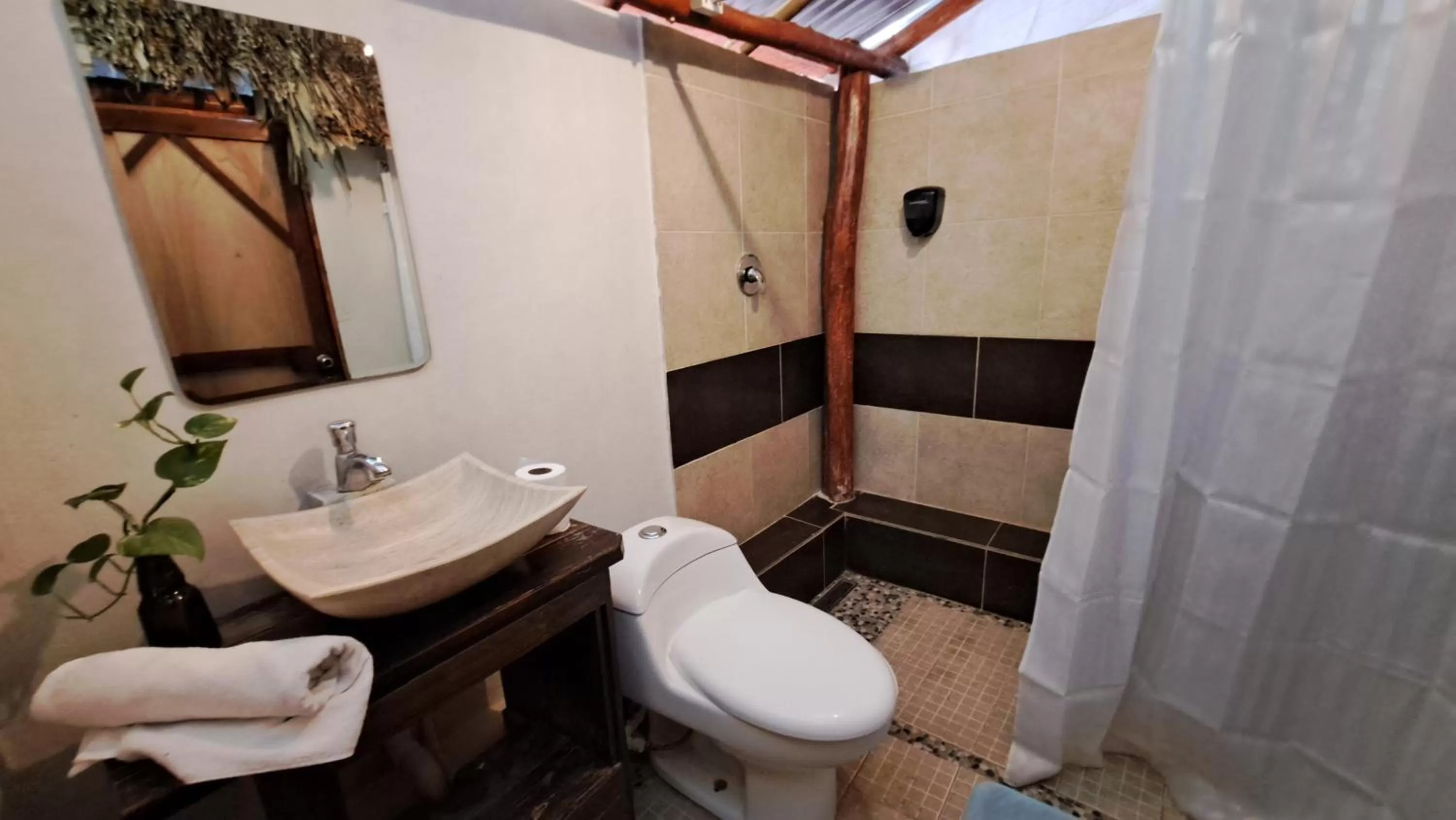 Bathroom in Cayuco Maya