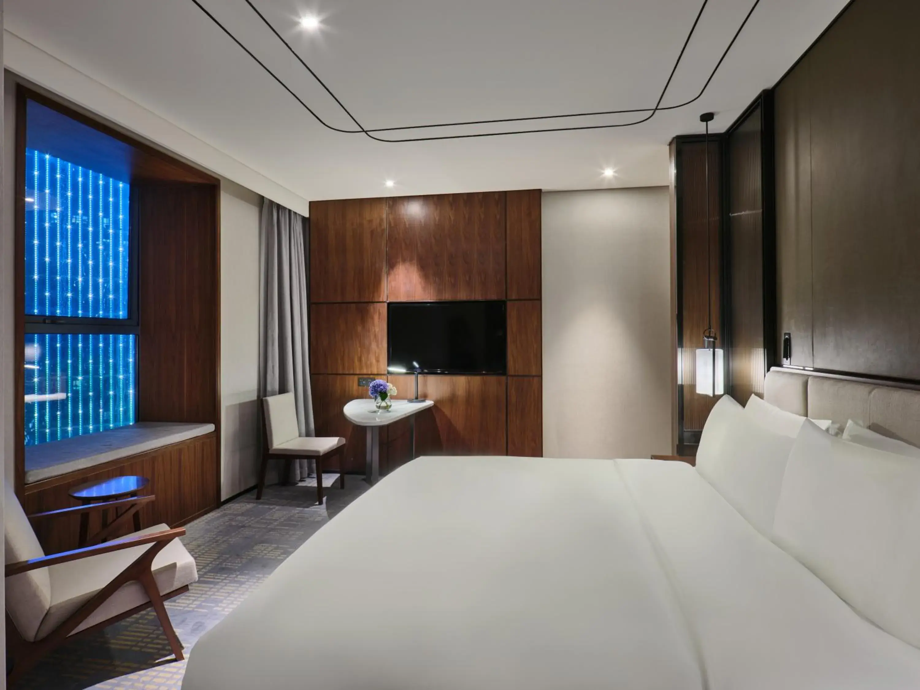1 King One Bedroom Suite Lounge Access in Crowne Plaza Wuhan Development Zone by IHG 1 King One Bedroom Suite Lounge Access in Crowne Plaza Wuhan Development Zone by IHG