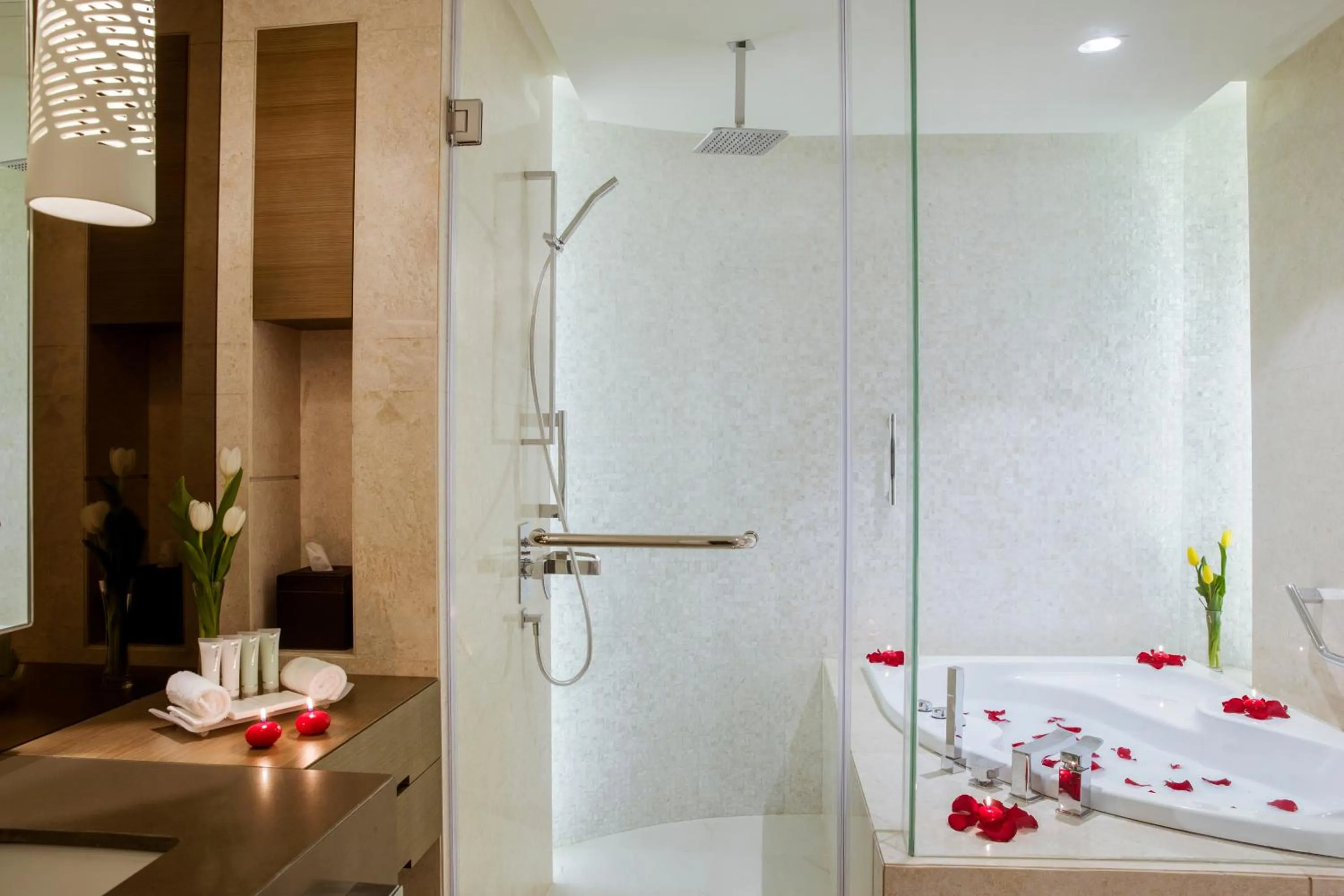 Shower in Towers Rotana - Dubai