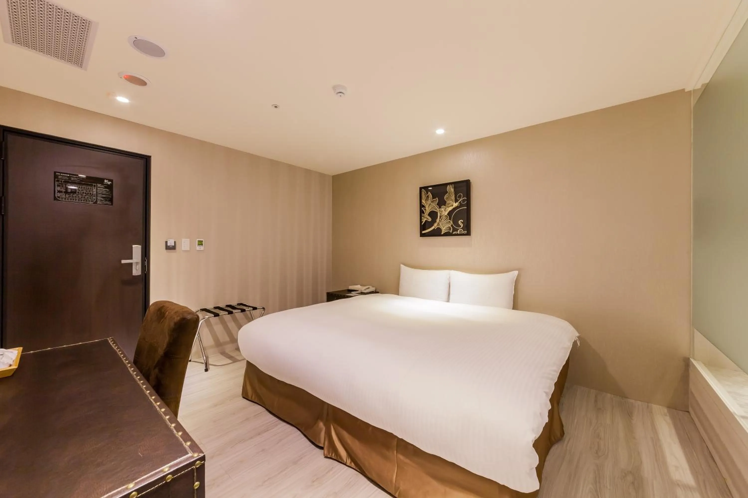 Photo of the whole room, Bed in XinsheHotel - Chungli