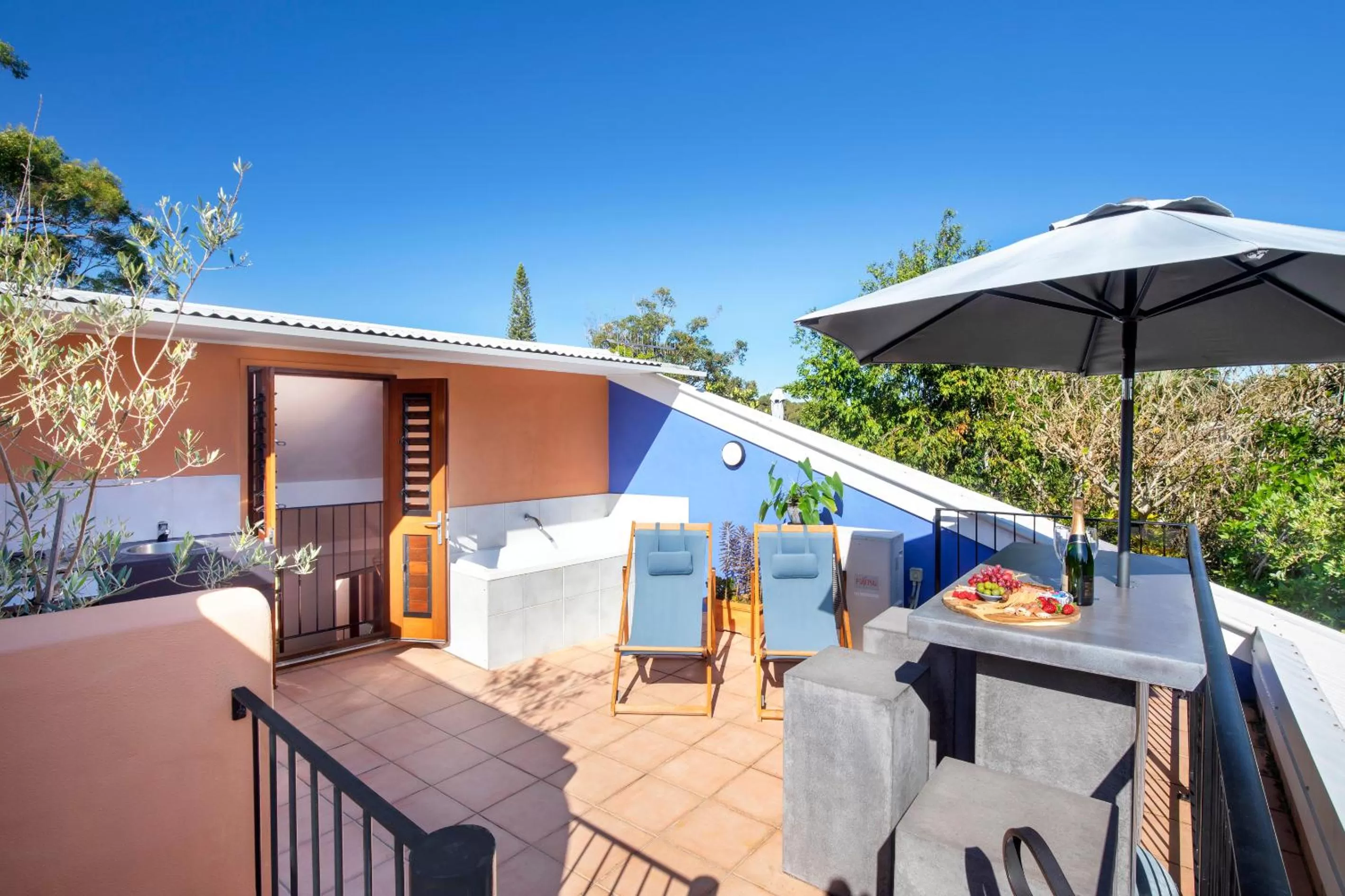 Hot Tub in L'Auberge Noosa
