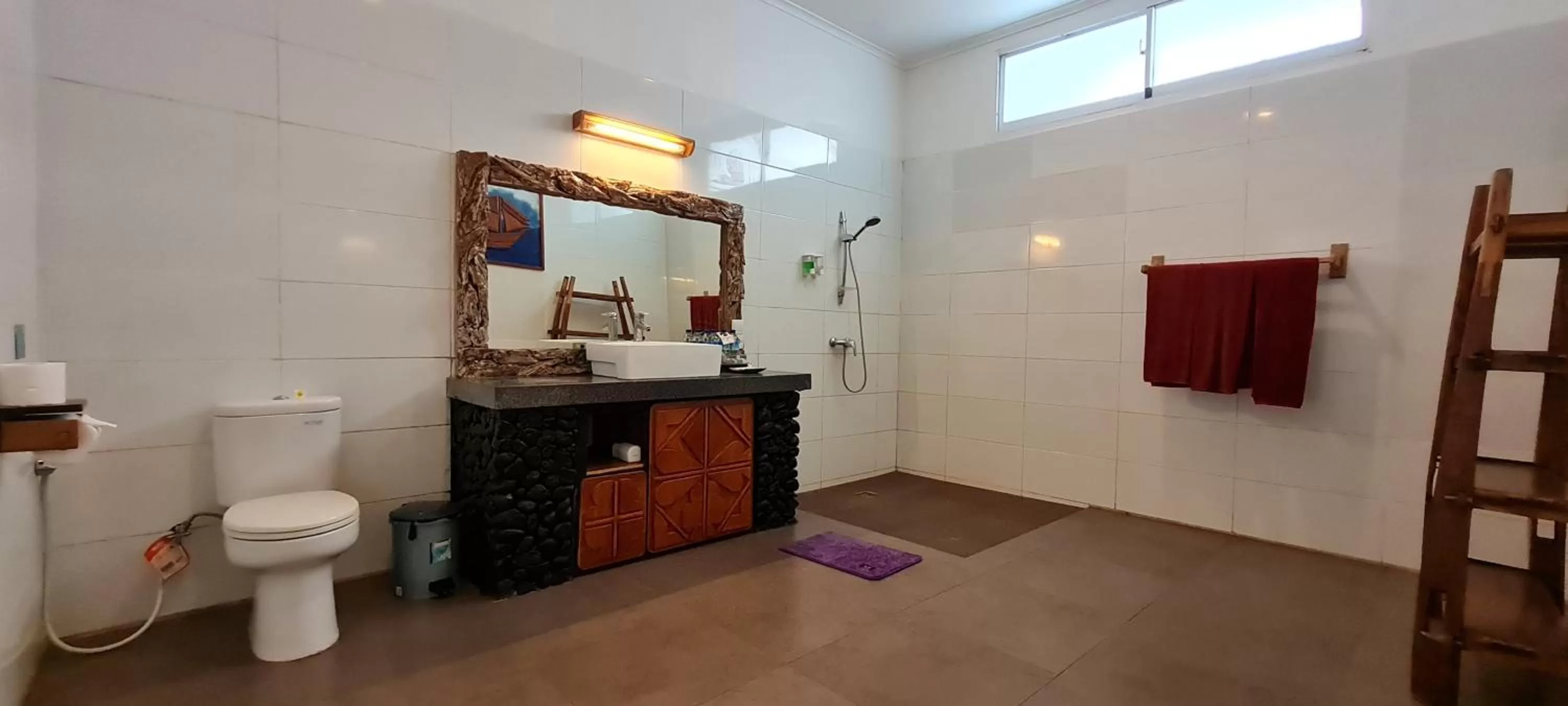 Bathroom in The Trawangan Resort