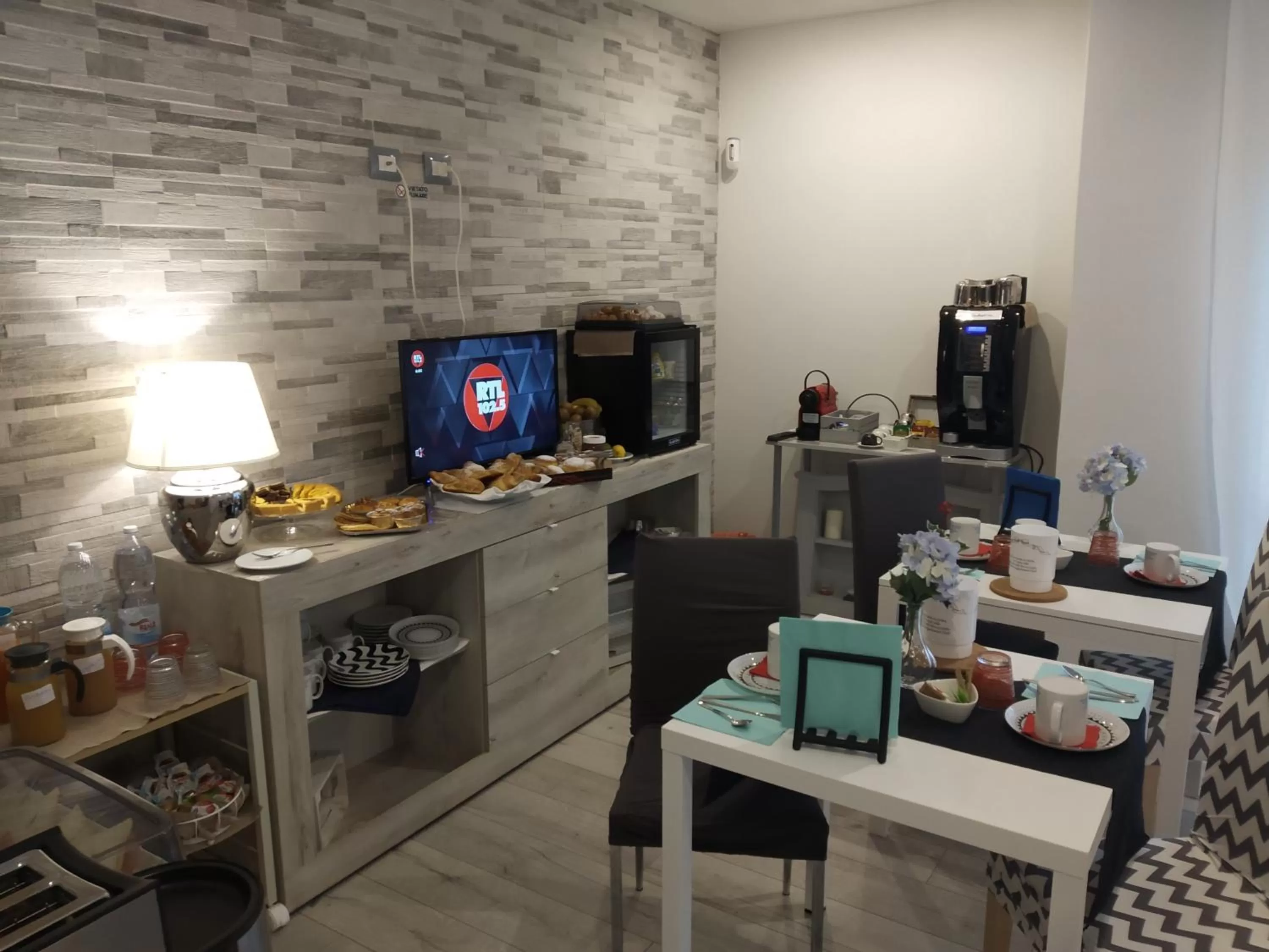 Food and drinks in B&B CELESTE