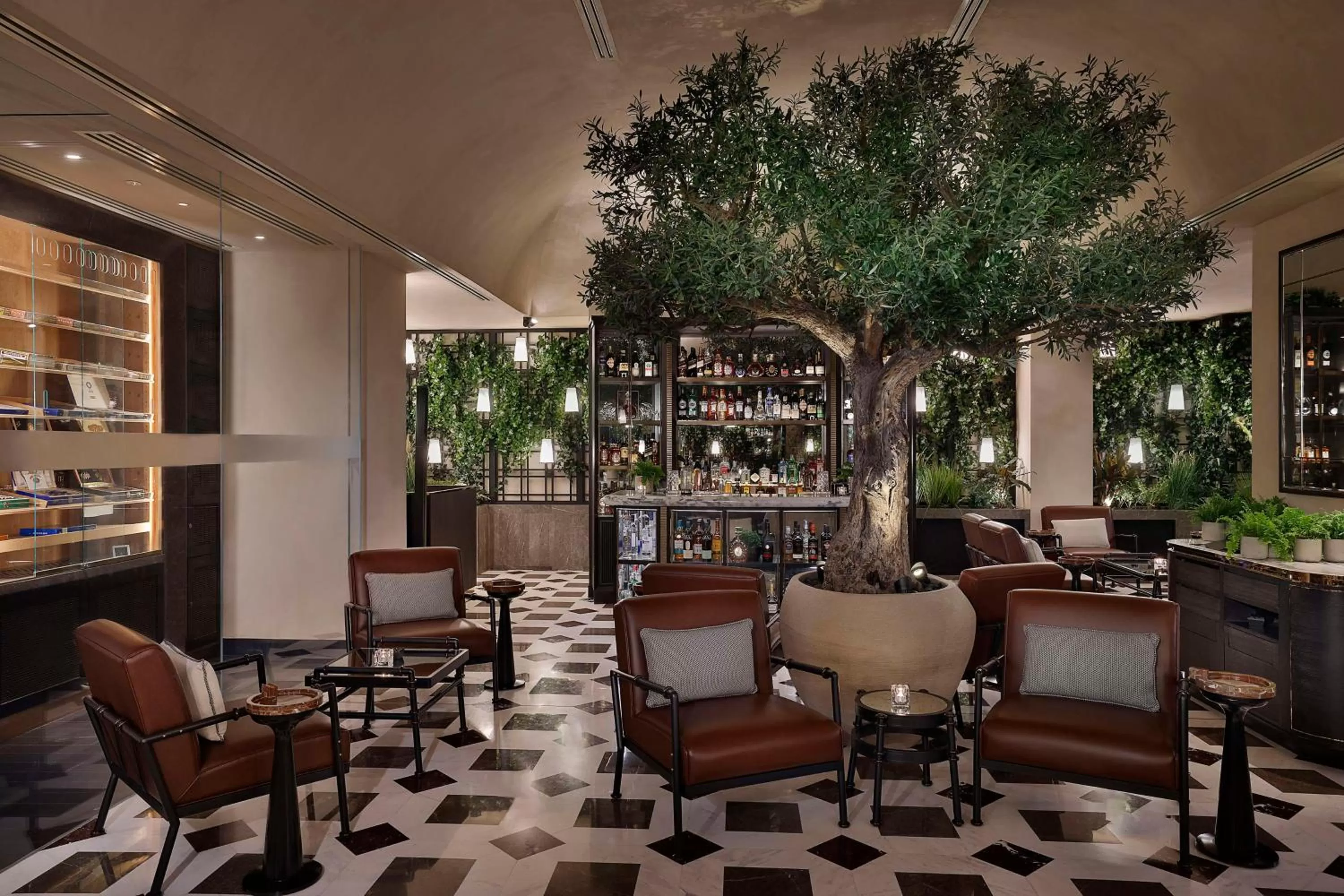 Lounge or bar in Waldorf Astoria Doha Lusail