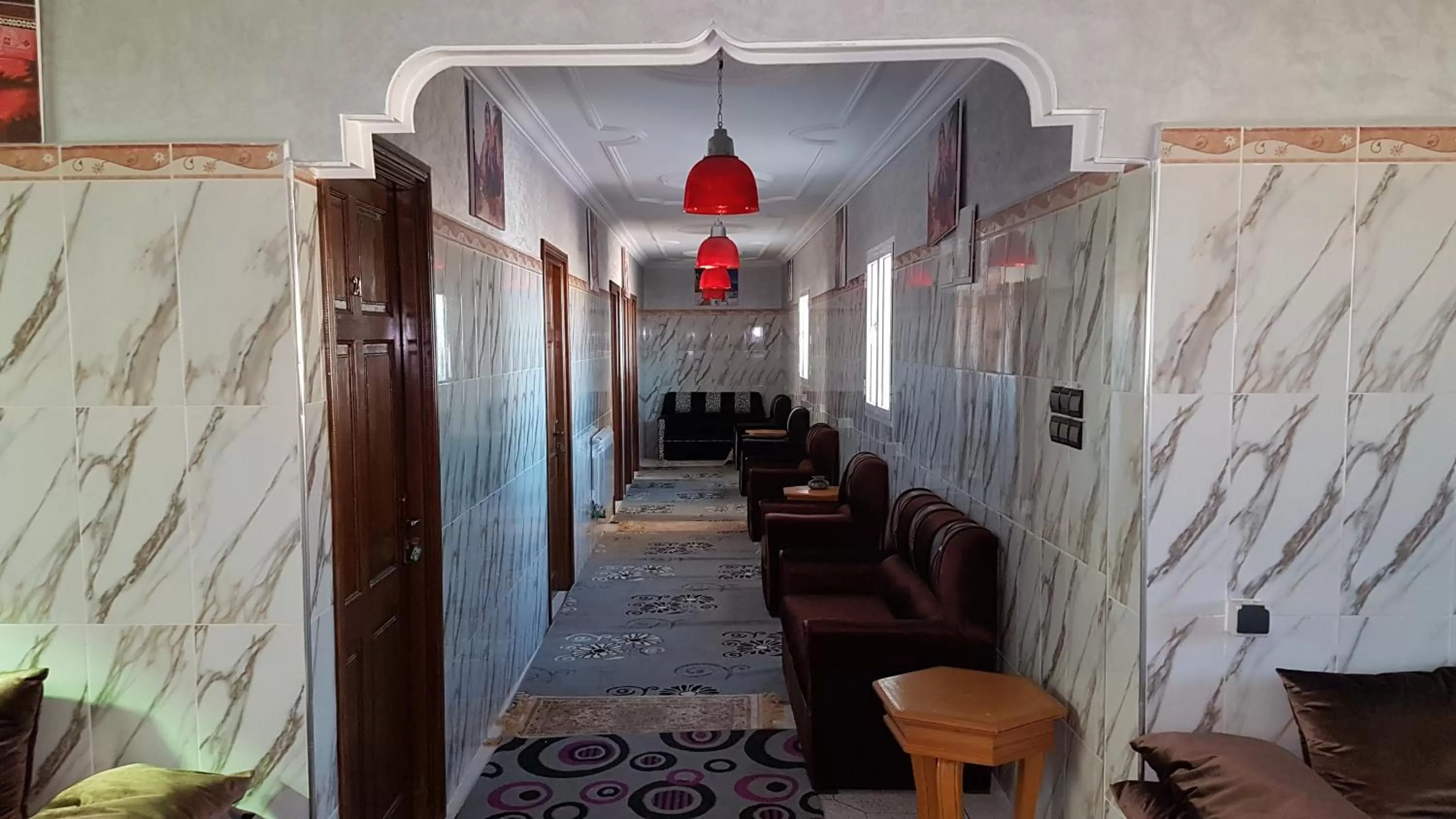 Restaurant/Places to Eat in Hotel Nice 06