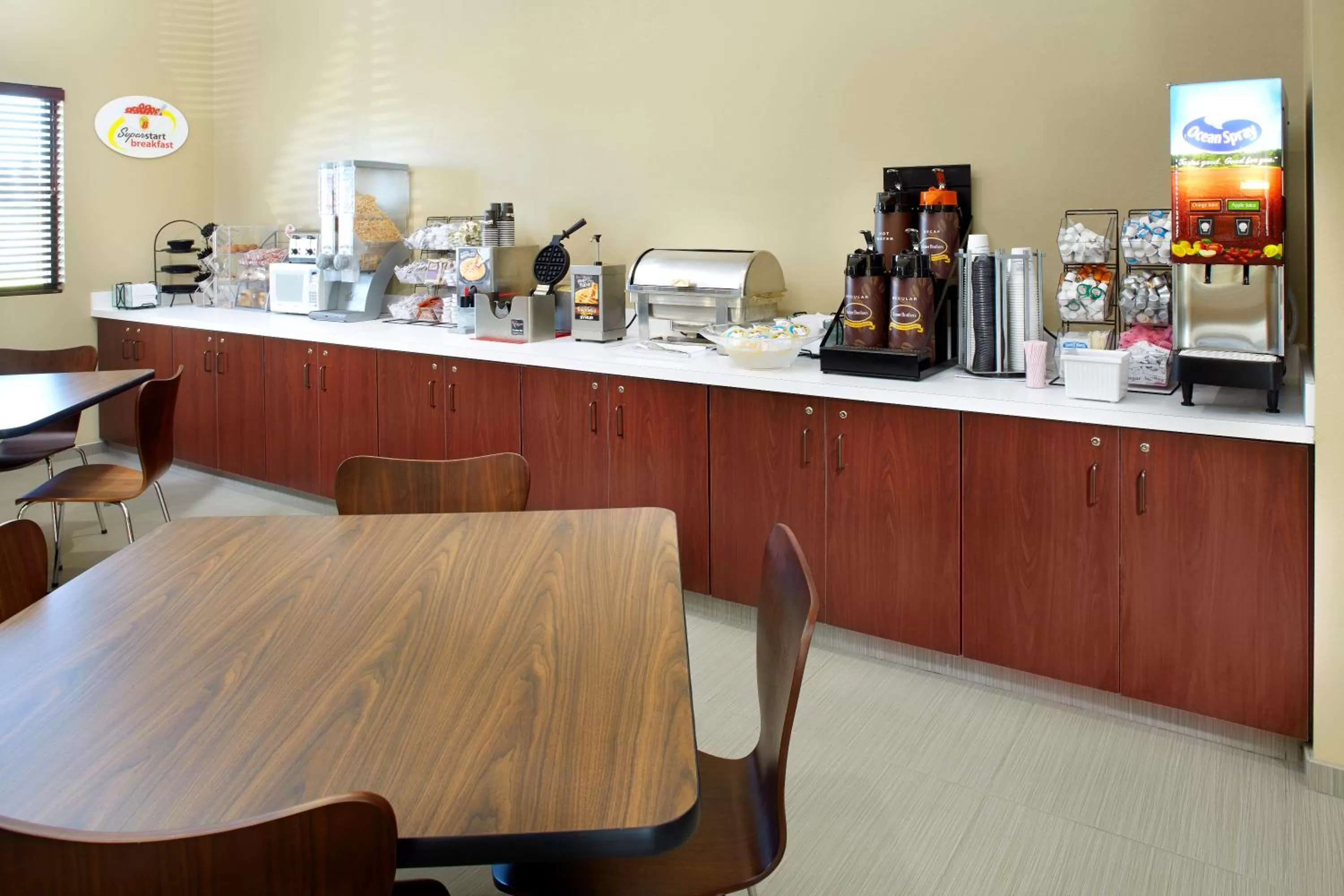 Breakfast in Super 8 by Wyndham St. Clairsville OH/Wheeling WV Area