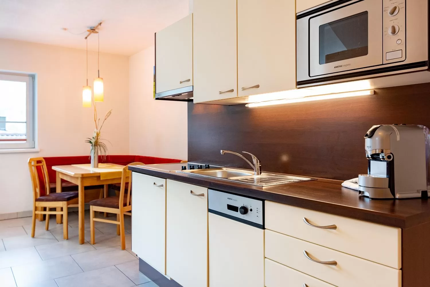 Coffee/tea facilities in Apart Relax