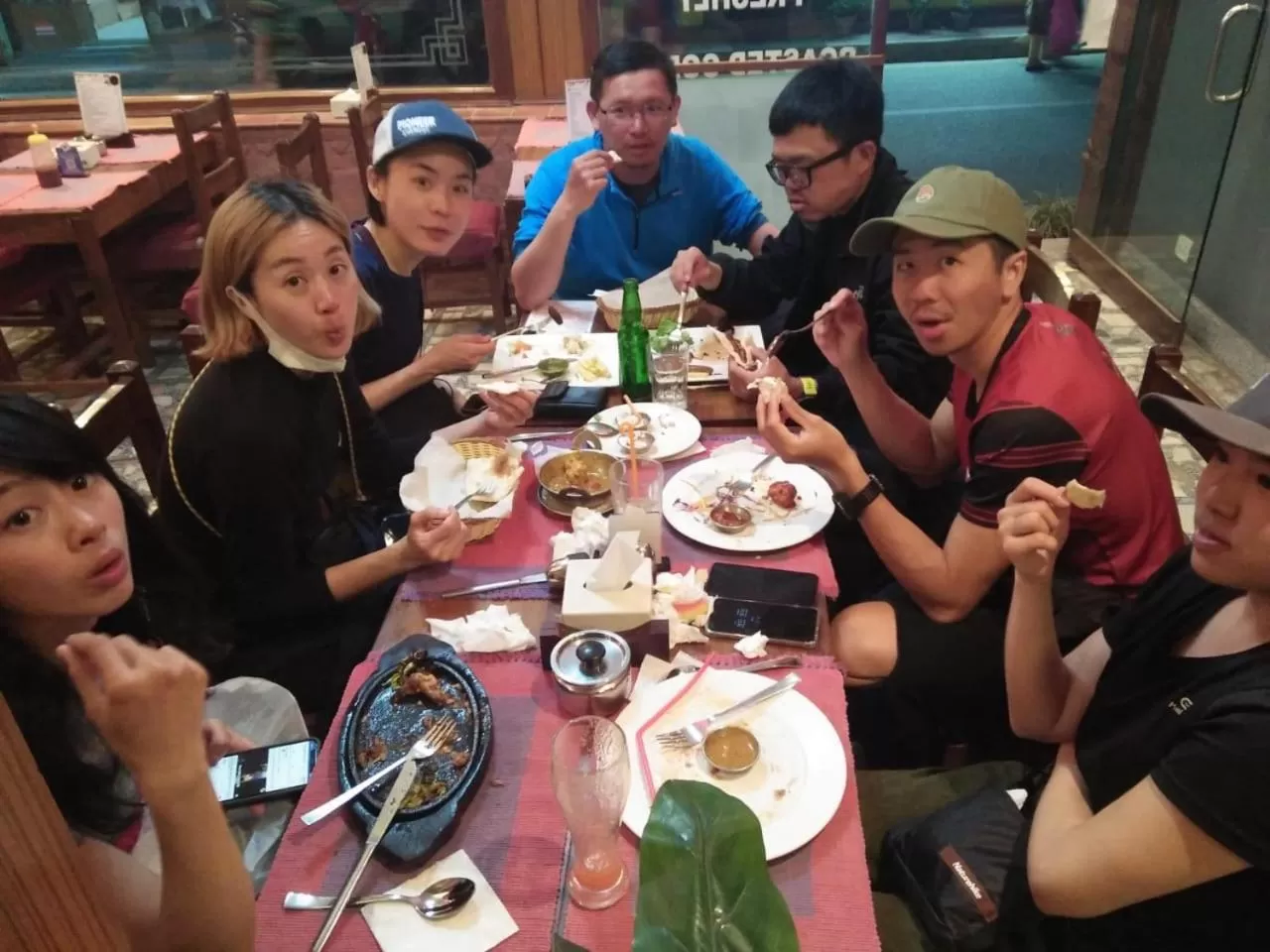 Food and drinks in Hotel Earth House