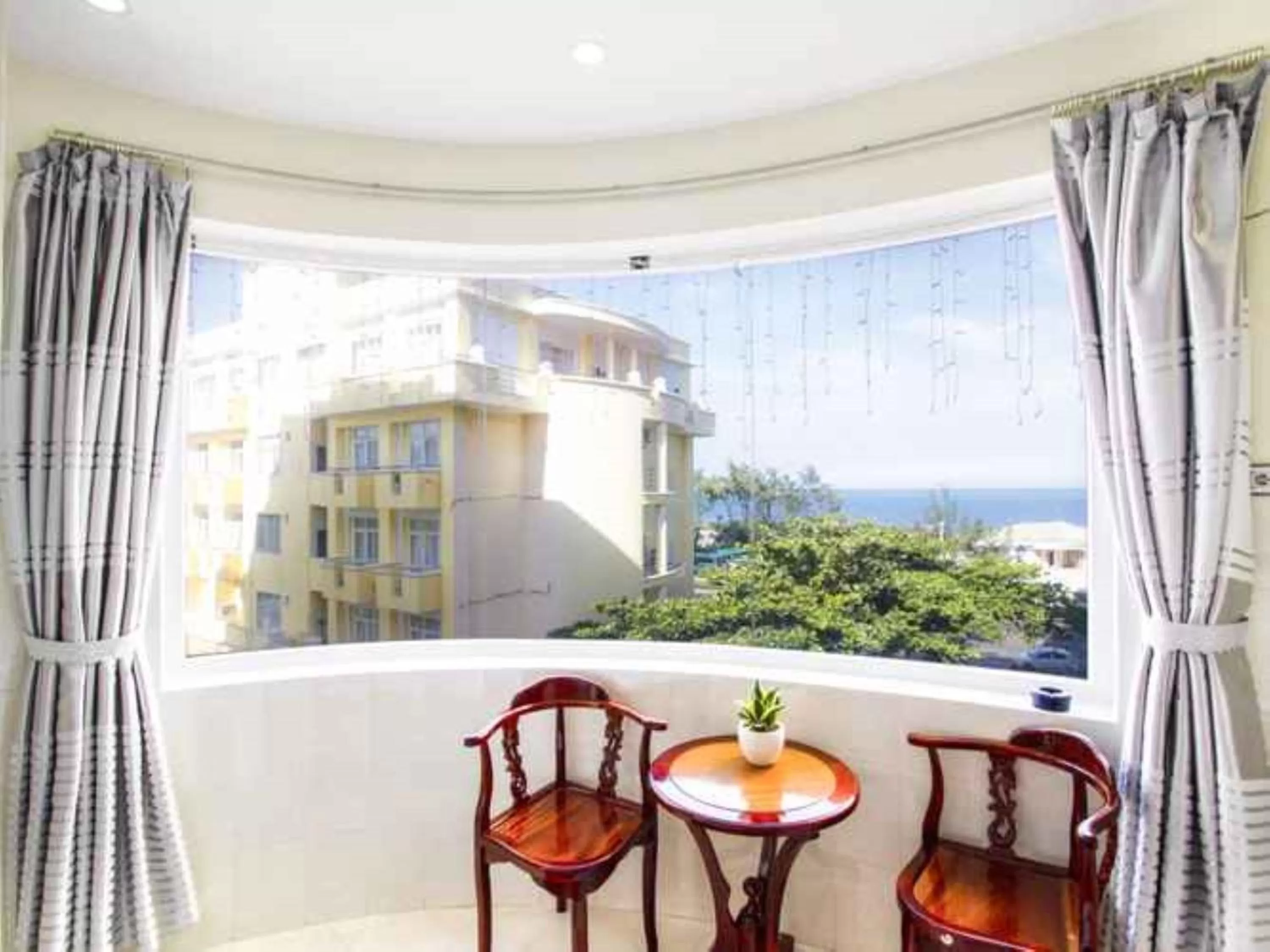 Bedroom, Balcony/Terrace in Hoang Phat Hotel