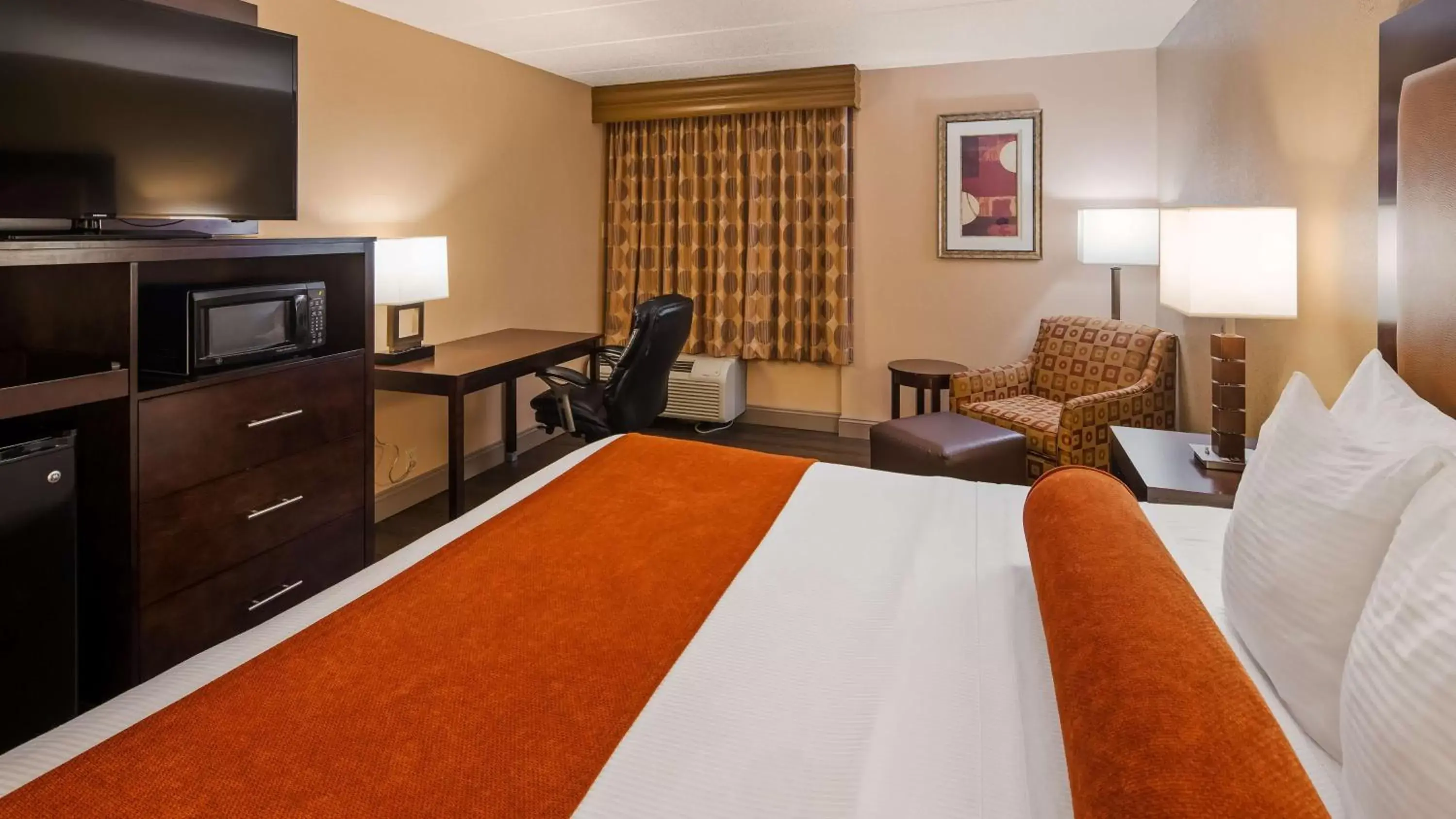 King Room with Bath Tub - Disability Access in Best Western Crossroads Of The Bluffs King Room with Bath Tub - Disability Access in Best Western Crossroads Of The Bluffs