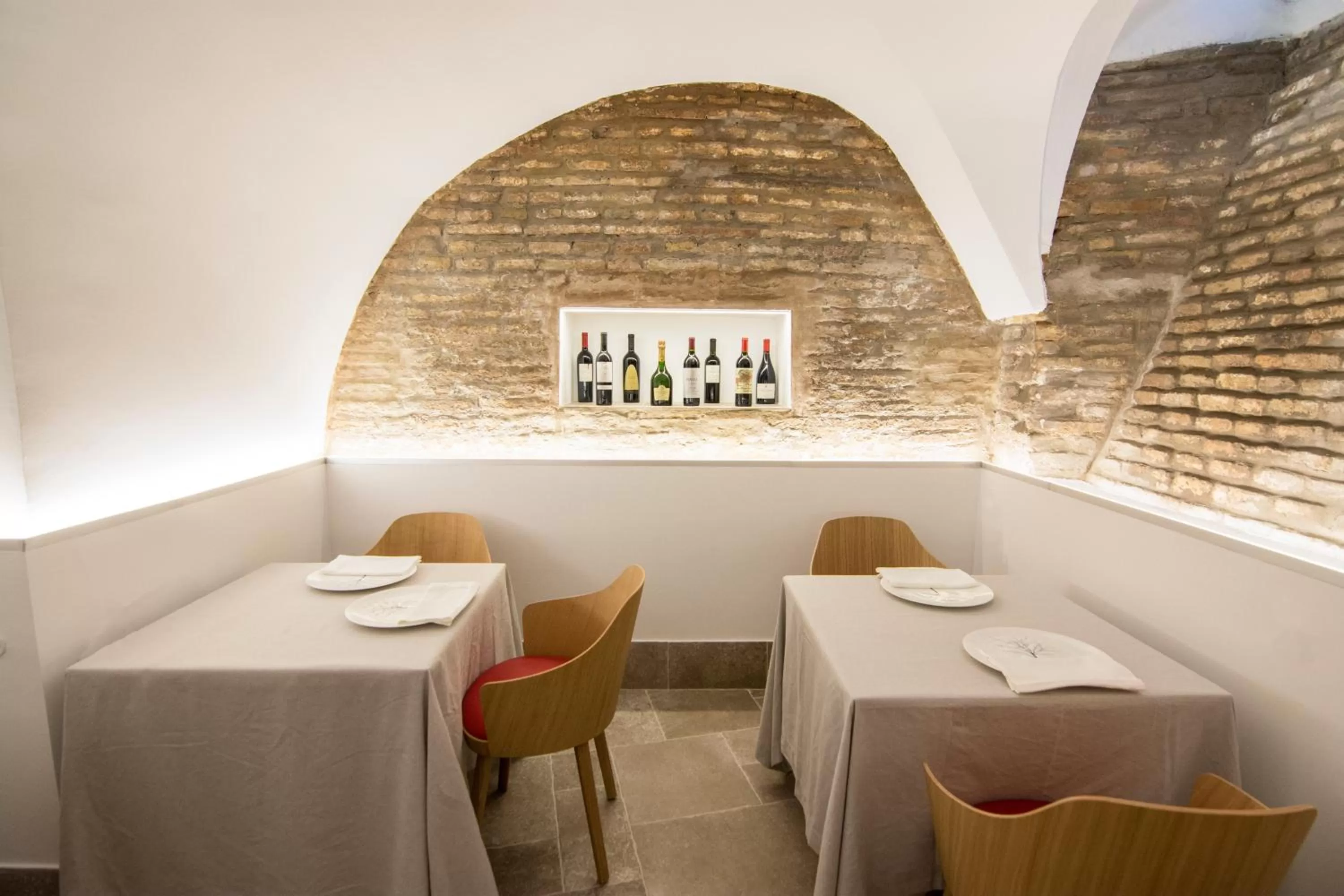 Restaurant/places to eat in Hotel Oleum - Parking Gratuito bajo disponibilidad y reserva previa