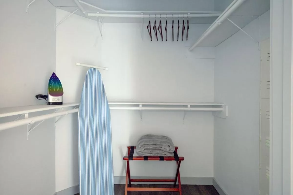 furniture in Placemakr Music Row - Vanderbilt