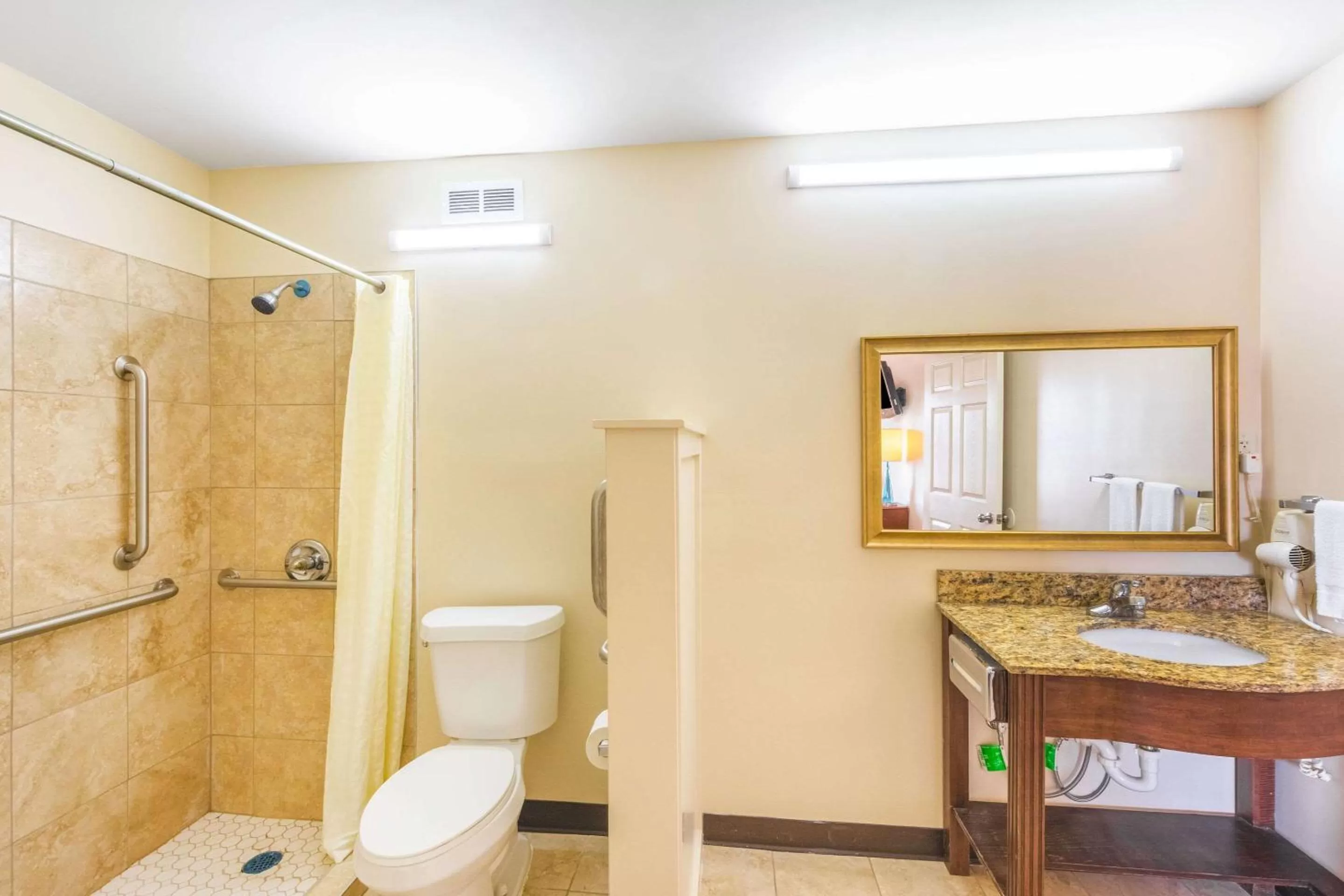 Bathroom in Econo Lodge Gaffney