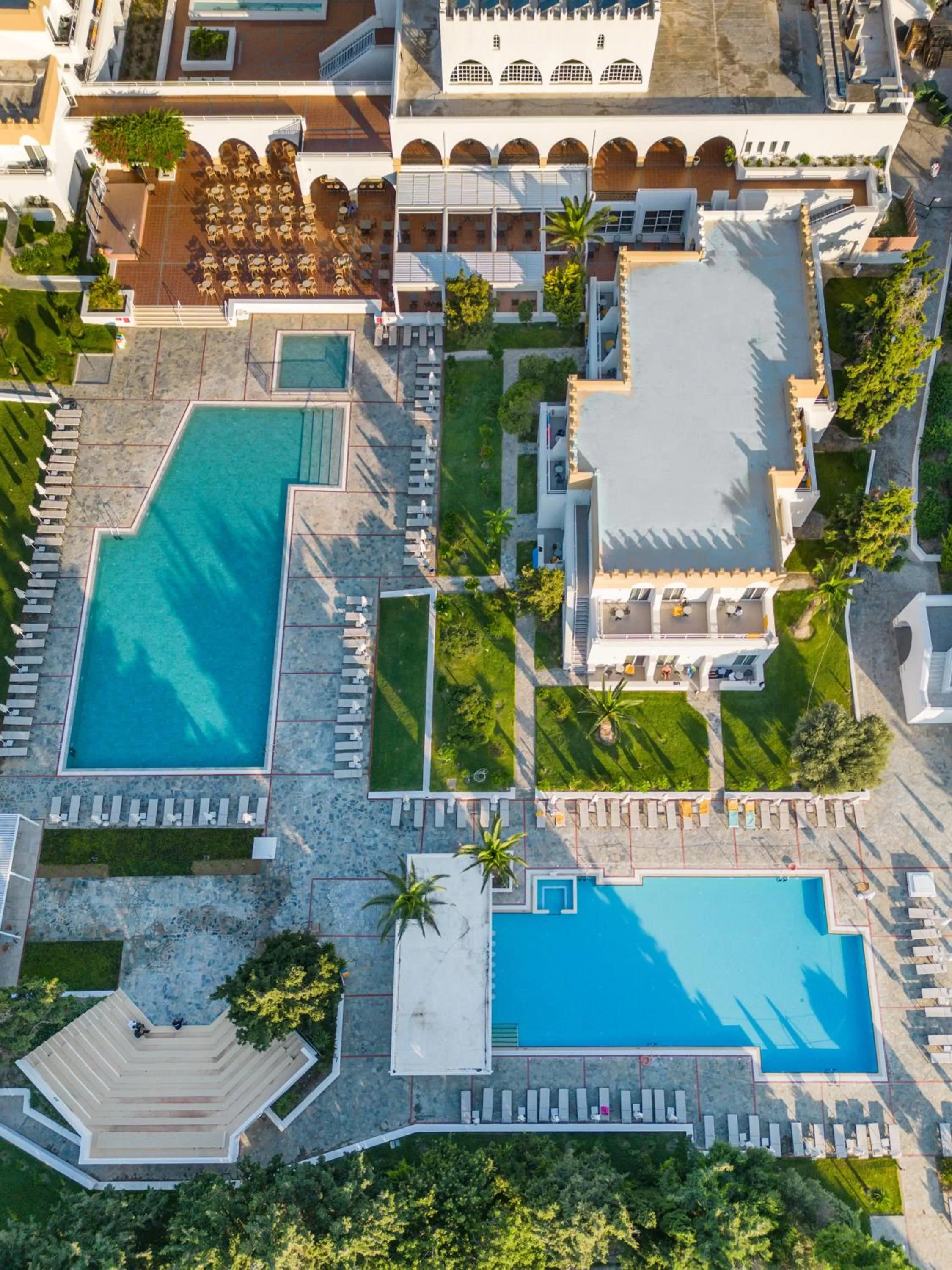 Swimming pool in Platanista Hotel