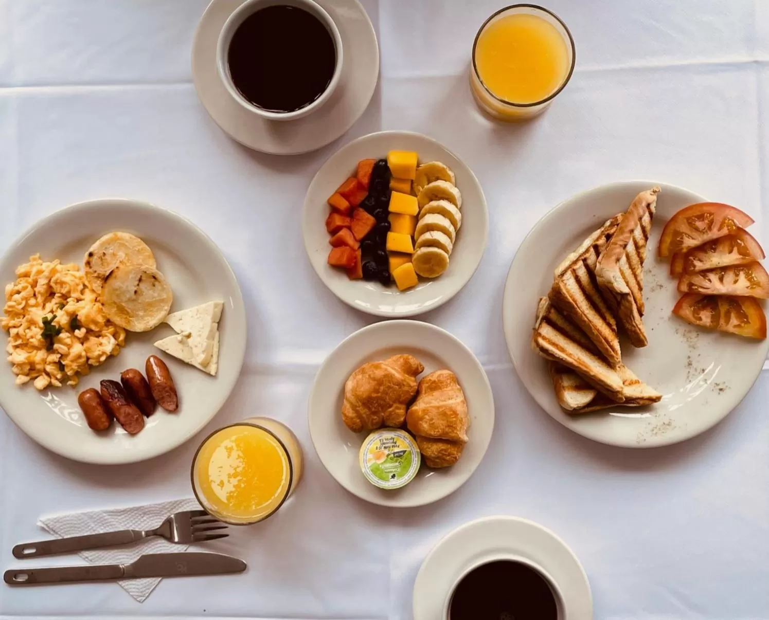 Breakfast in 3H HOTEL Av 70