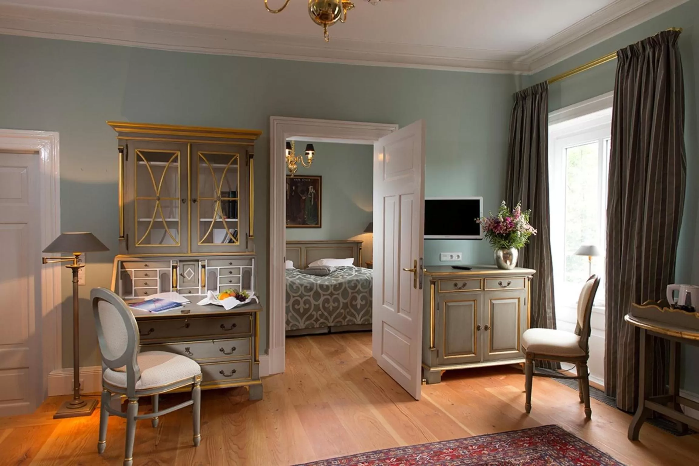 Photo of the whole room, Bed in Palais Esplanade Hamburg - Adults Only