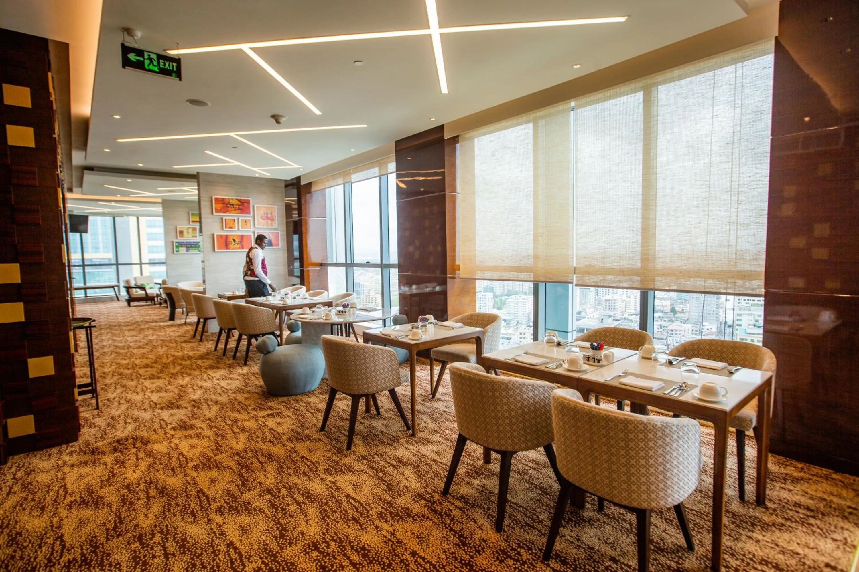 Restaurant/places to eat in Johari Rotana