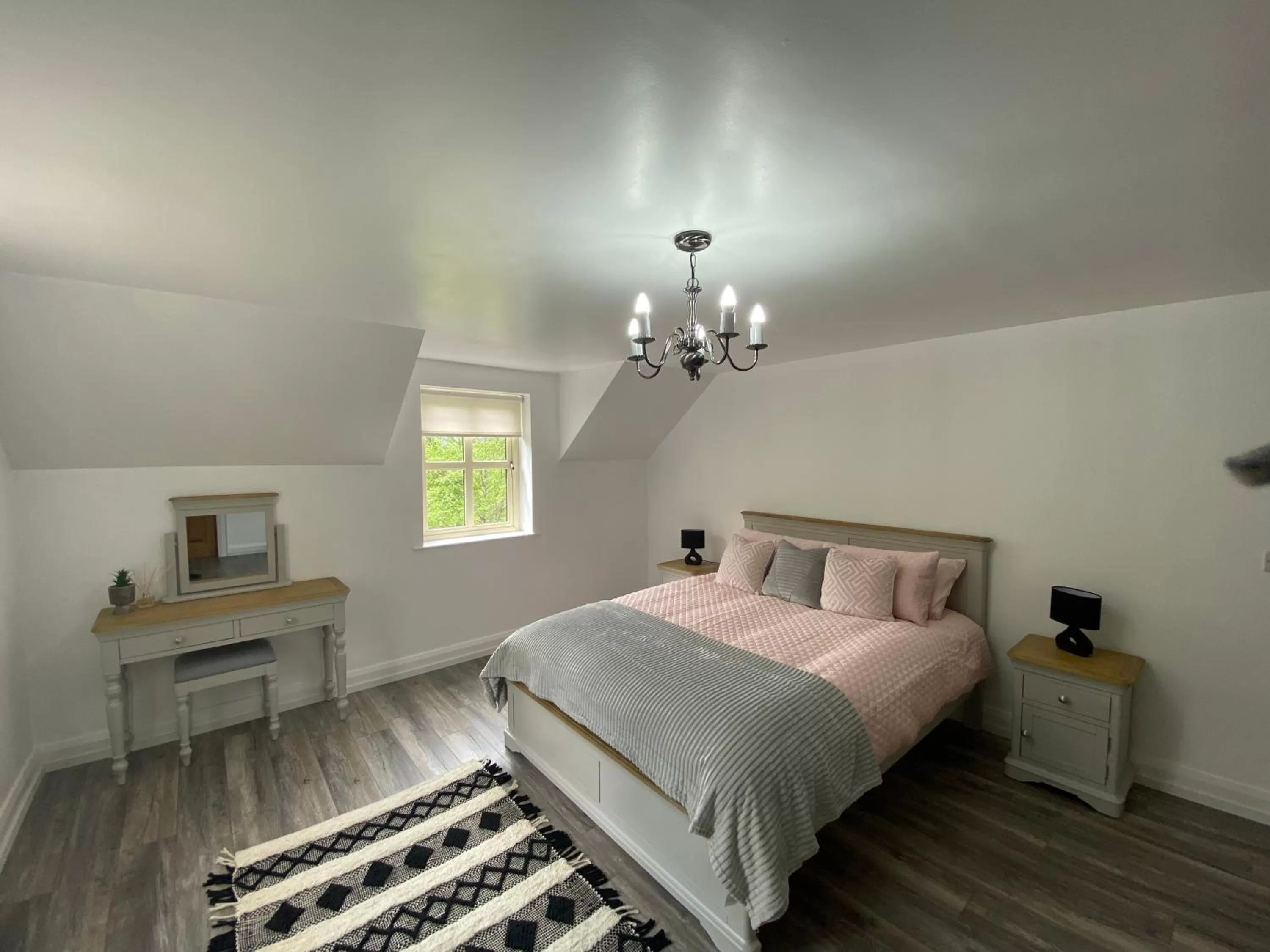 Bed in Rostrevor Valley Holiday Park Rooms with Hot tub and car service