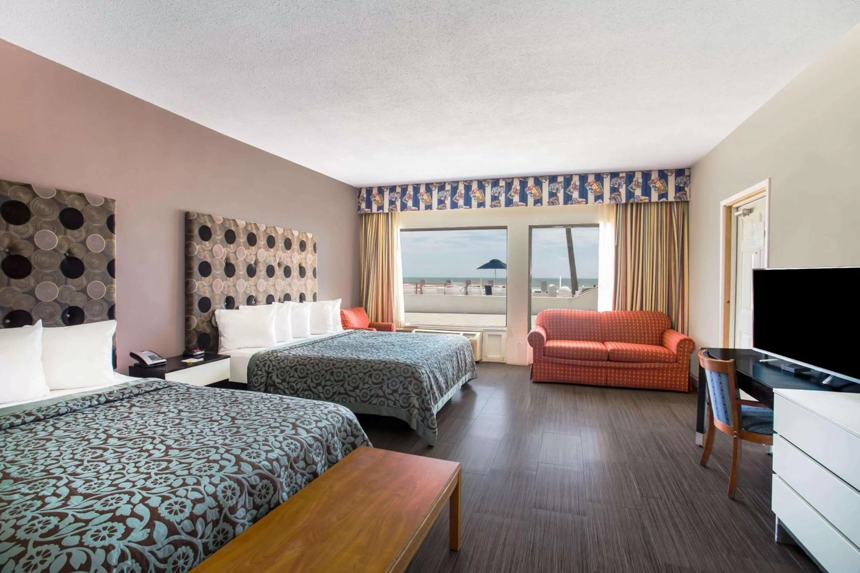 Photo of the whole room, Bed in Arya Blu Inn and Suites