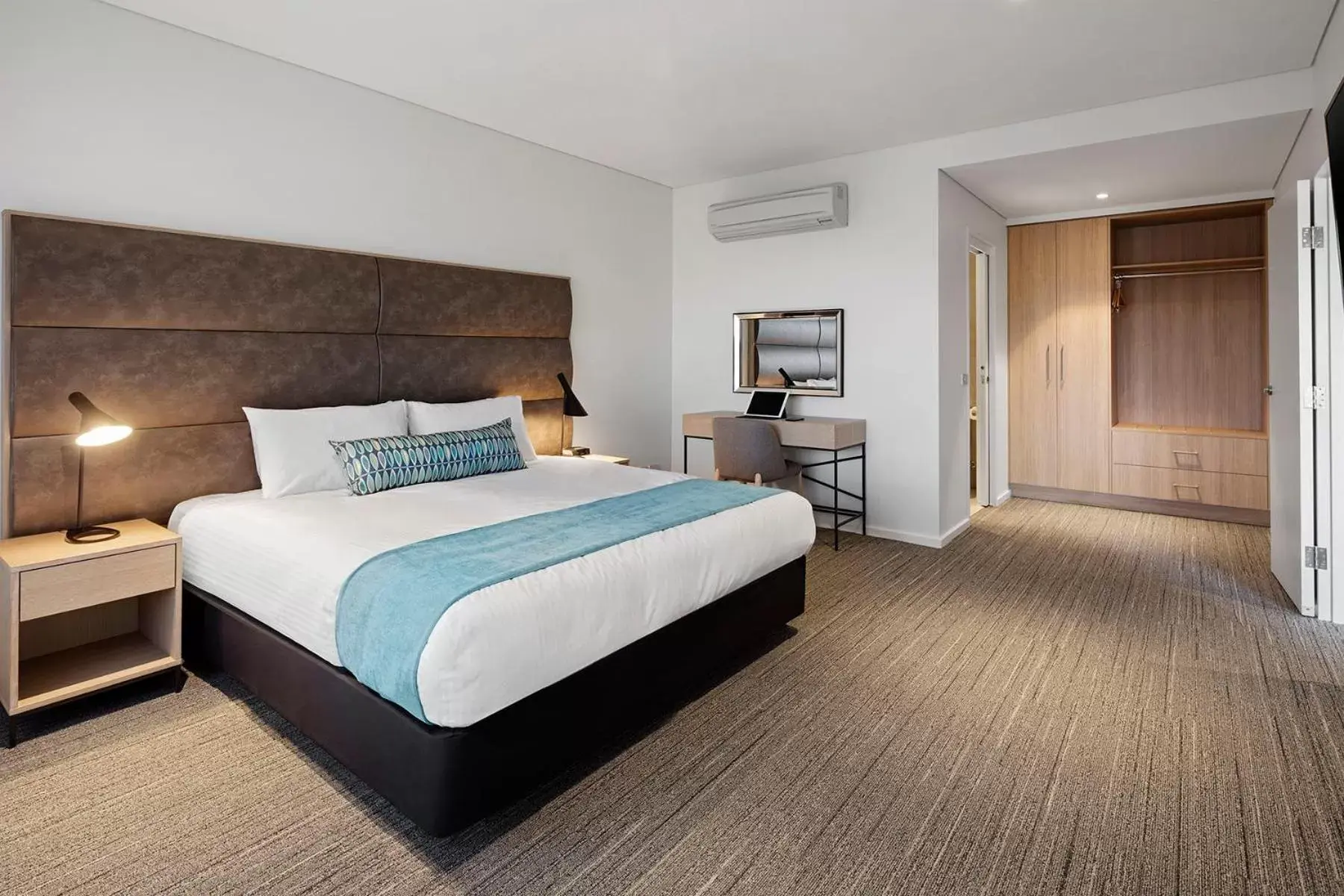 One-Bedroom Apartment in Quality Hotel Lakeside One-Bedroom Apartment in Quality Hotel Lakeside