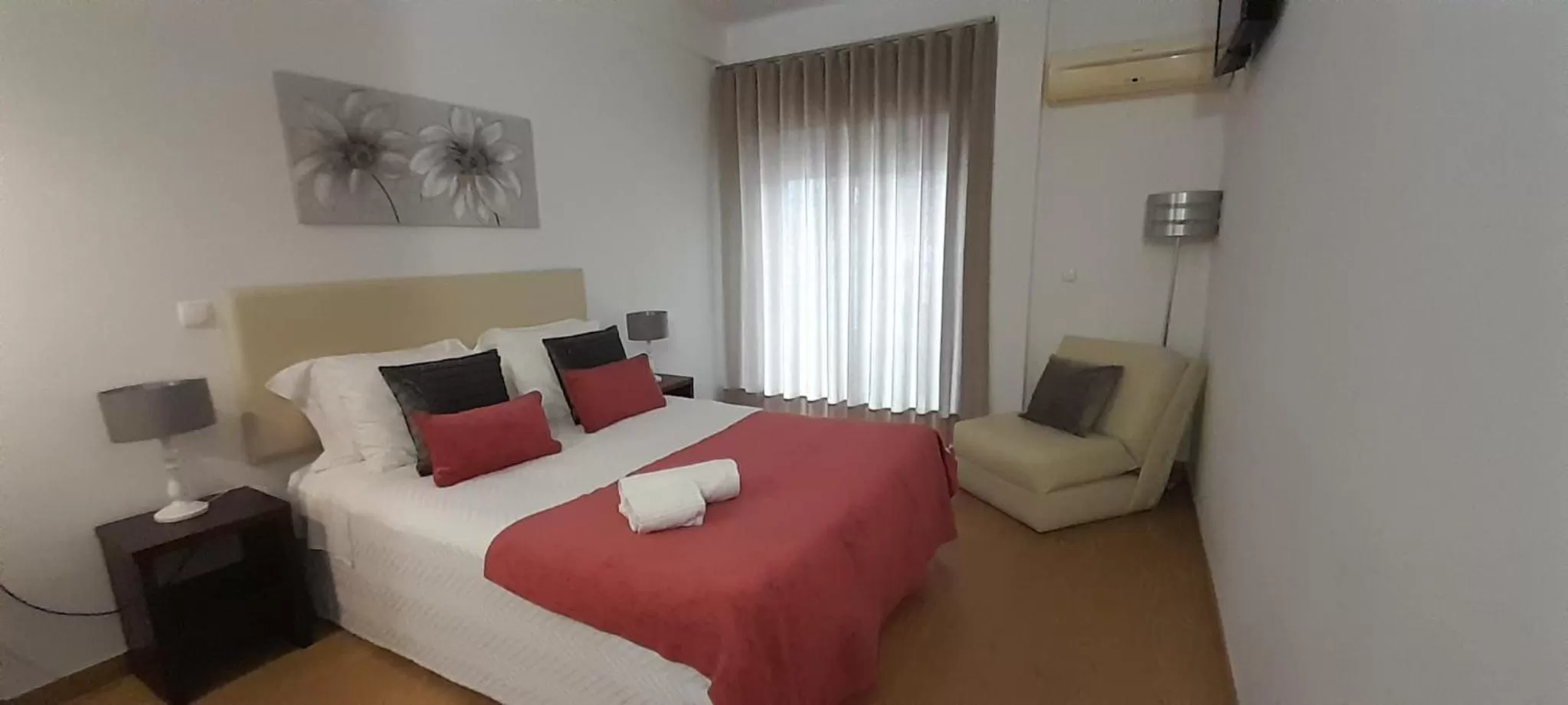 Balcony/Terrace, Bed in Hotel Larverde