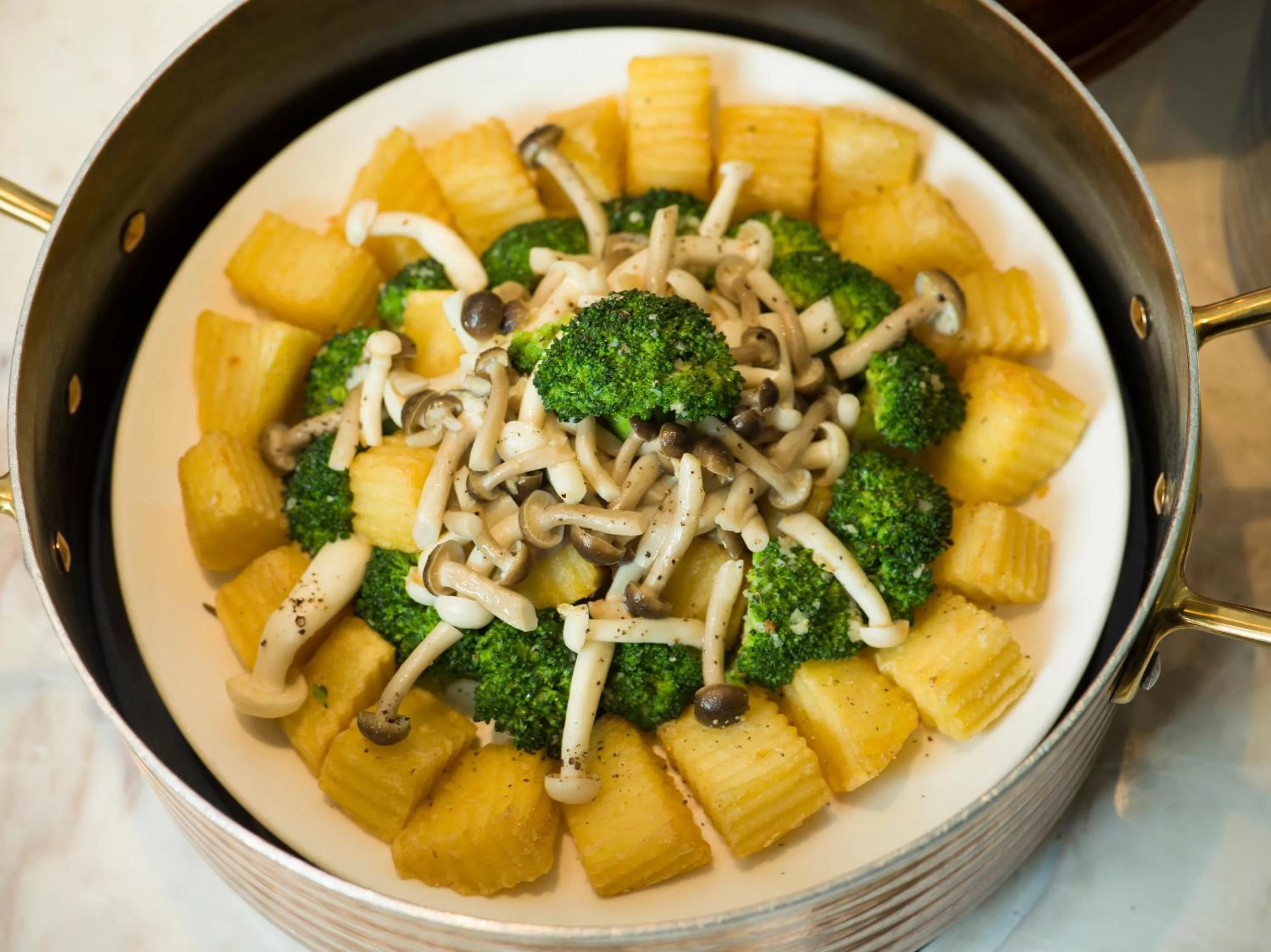 Breakfast, Food in A&EM Saigon Hotel