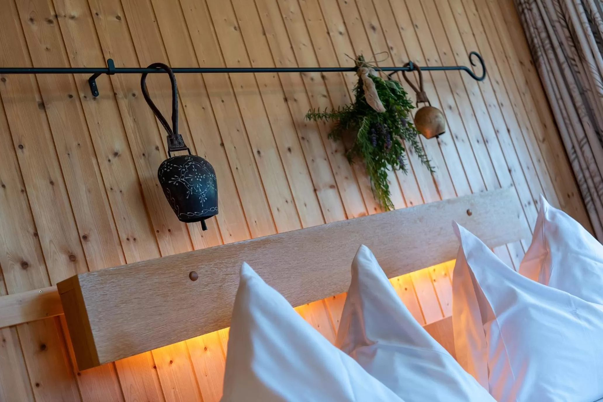 Bedroom, Bed in Salzano Basic Rooms Interlaken