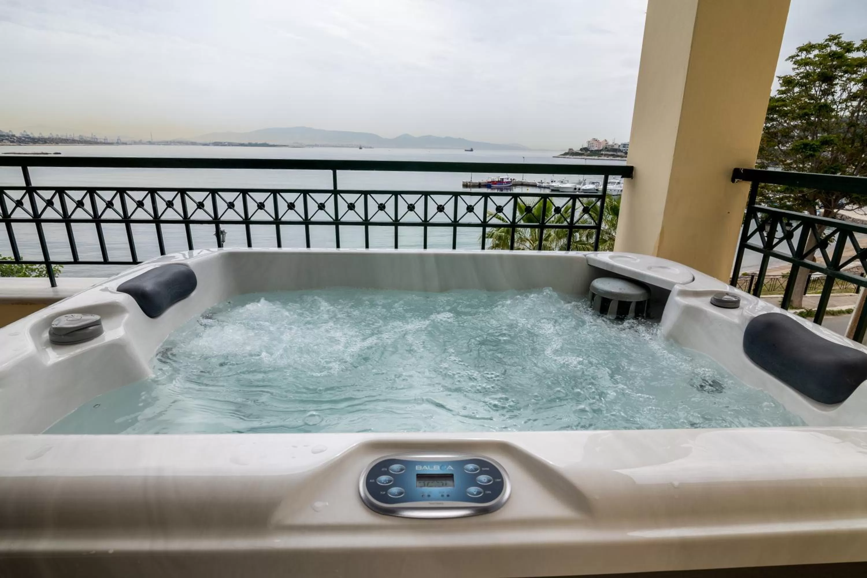 Votsalakia Hotel & Luxury Apartments