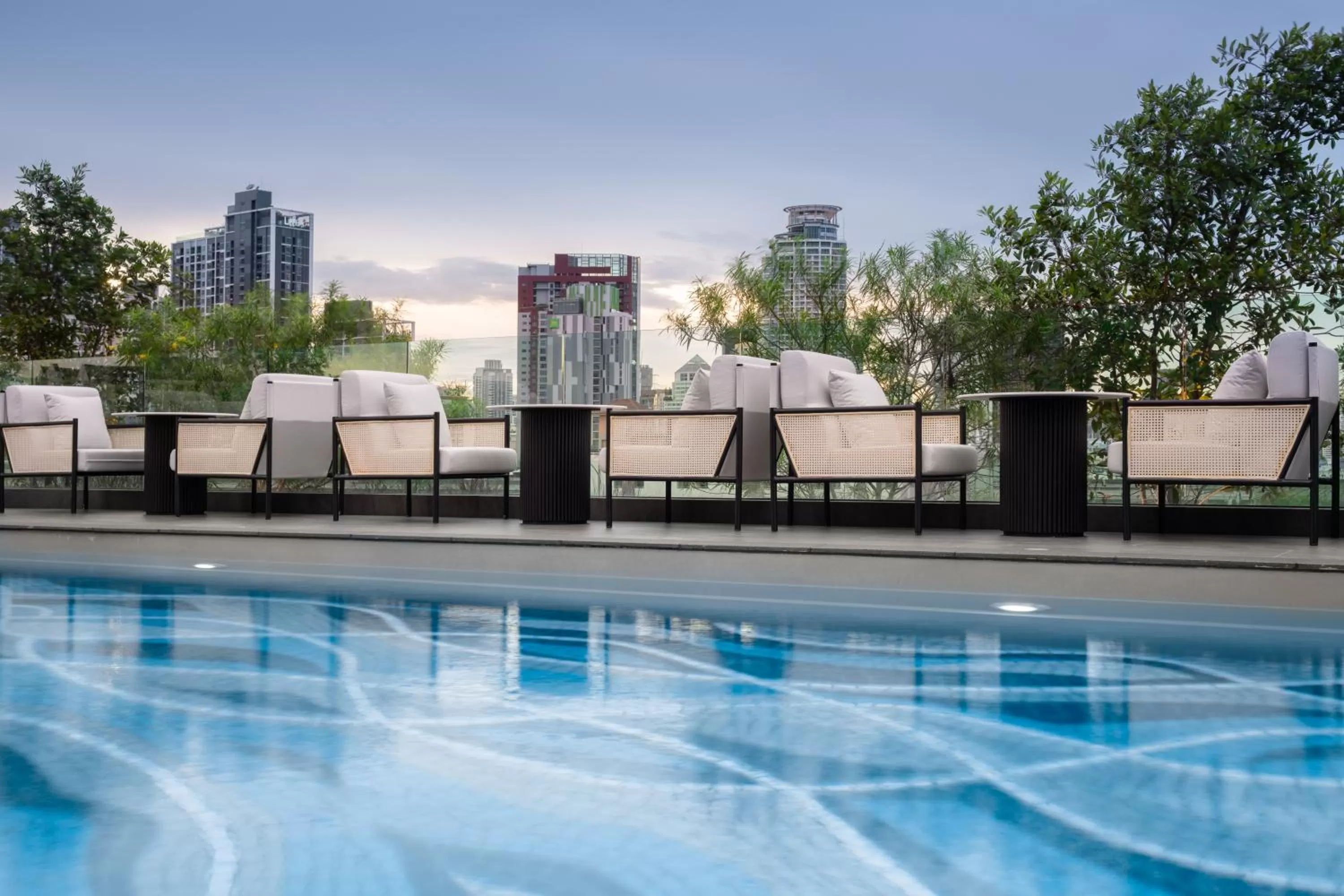 Swimming pool in Ramada Plaza by Wyndham Bangkok Sukhumvit 48
