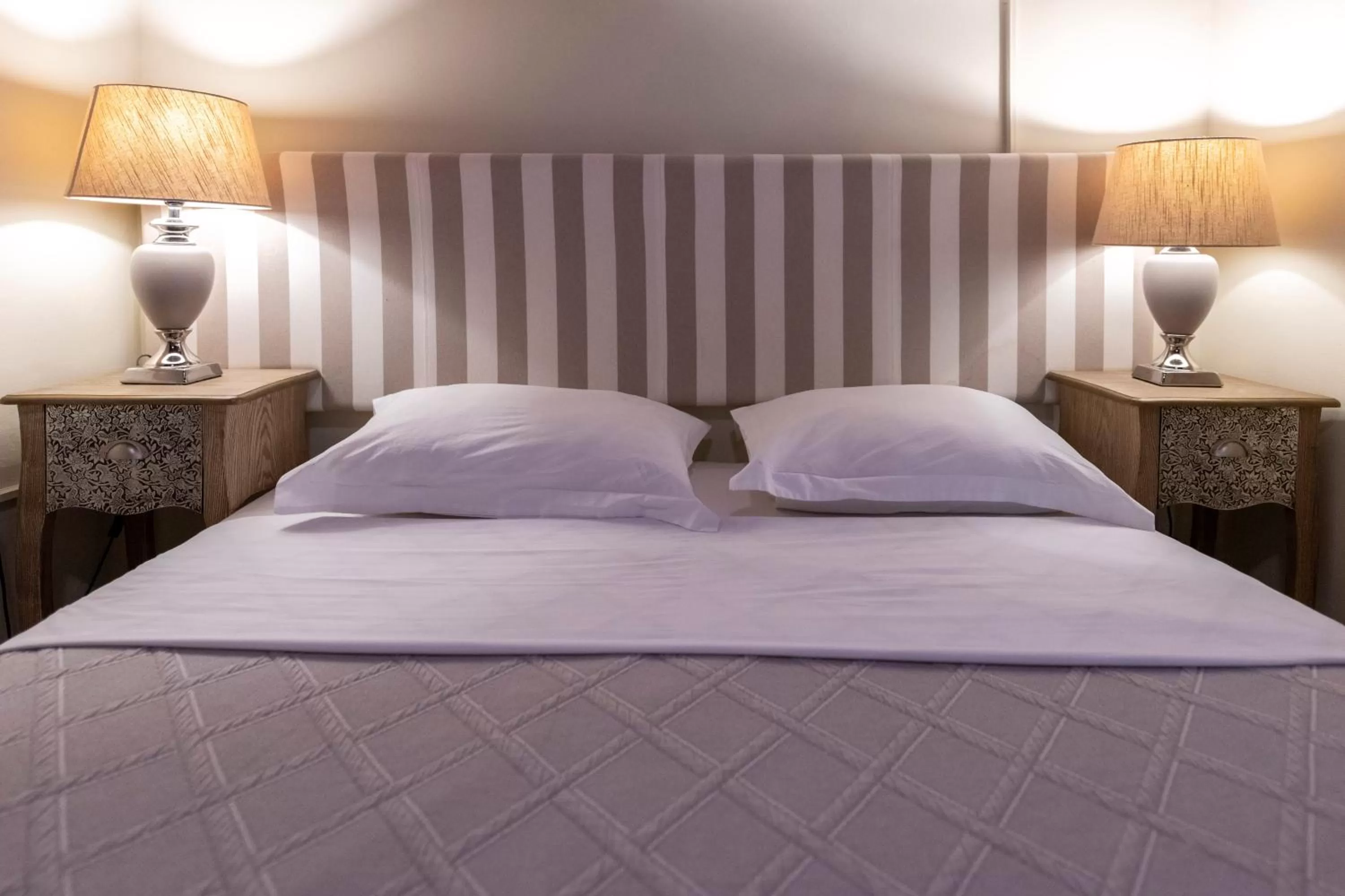 Bed in Apartments Tina FREE transfer from-to the airport