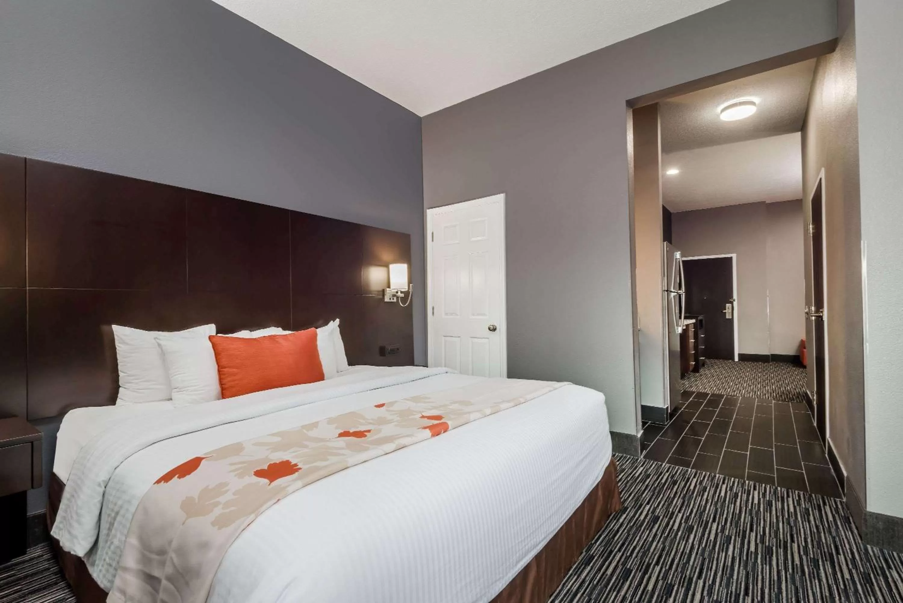 Photo of the whole room, Bed in Hawthorn Extended Stay by Wyndham Columbus West