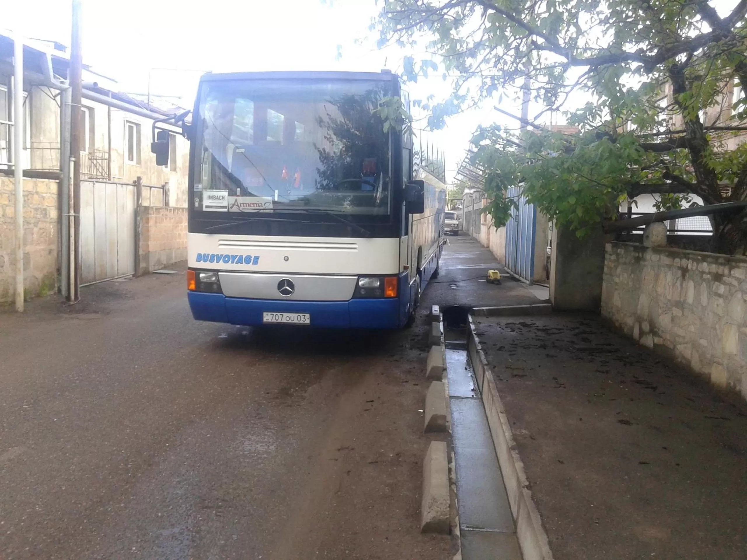 Area and facilities, TV/Entertainment Center in Karine B&B