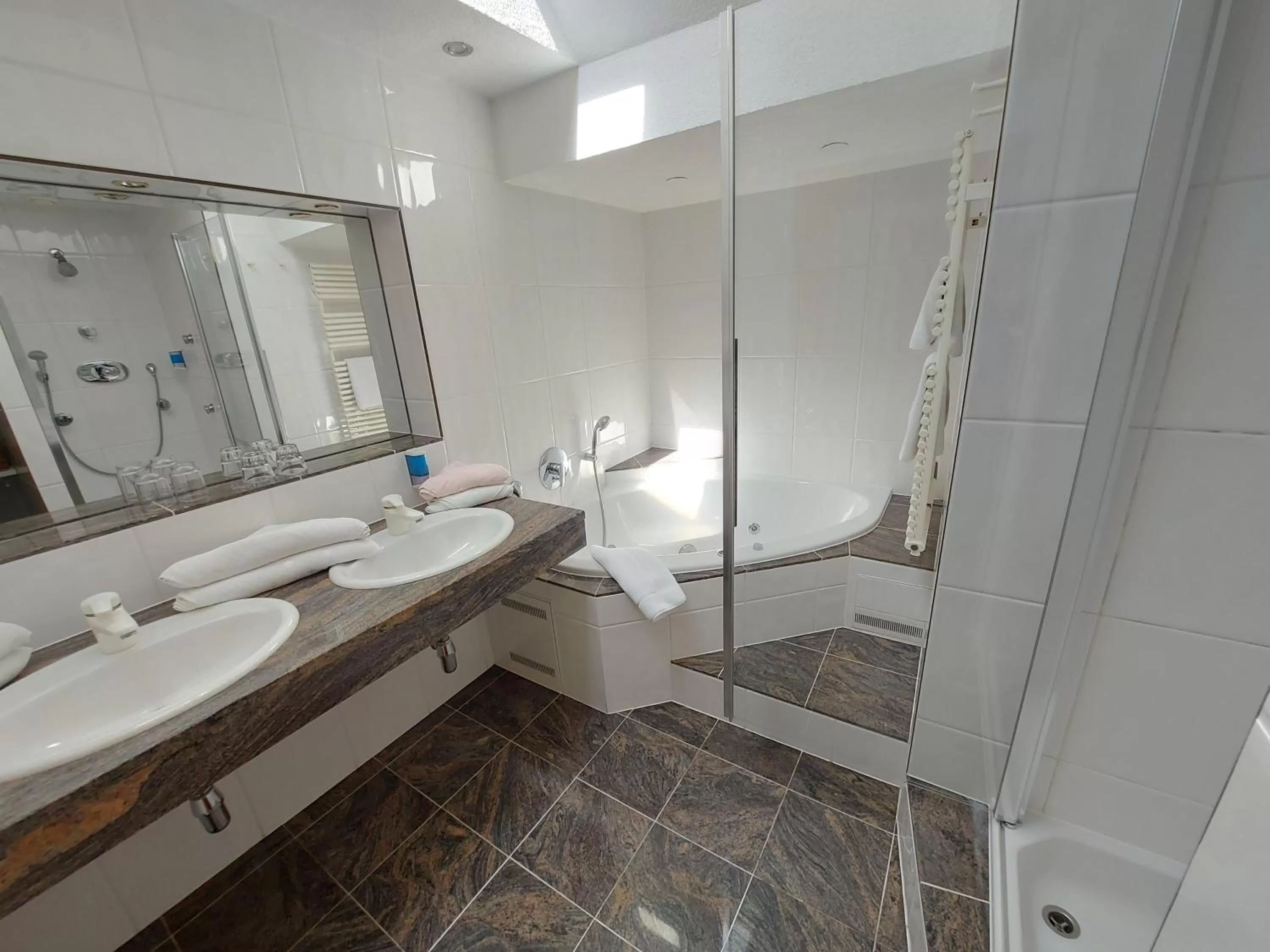 Bathroom in Hotel Enzian