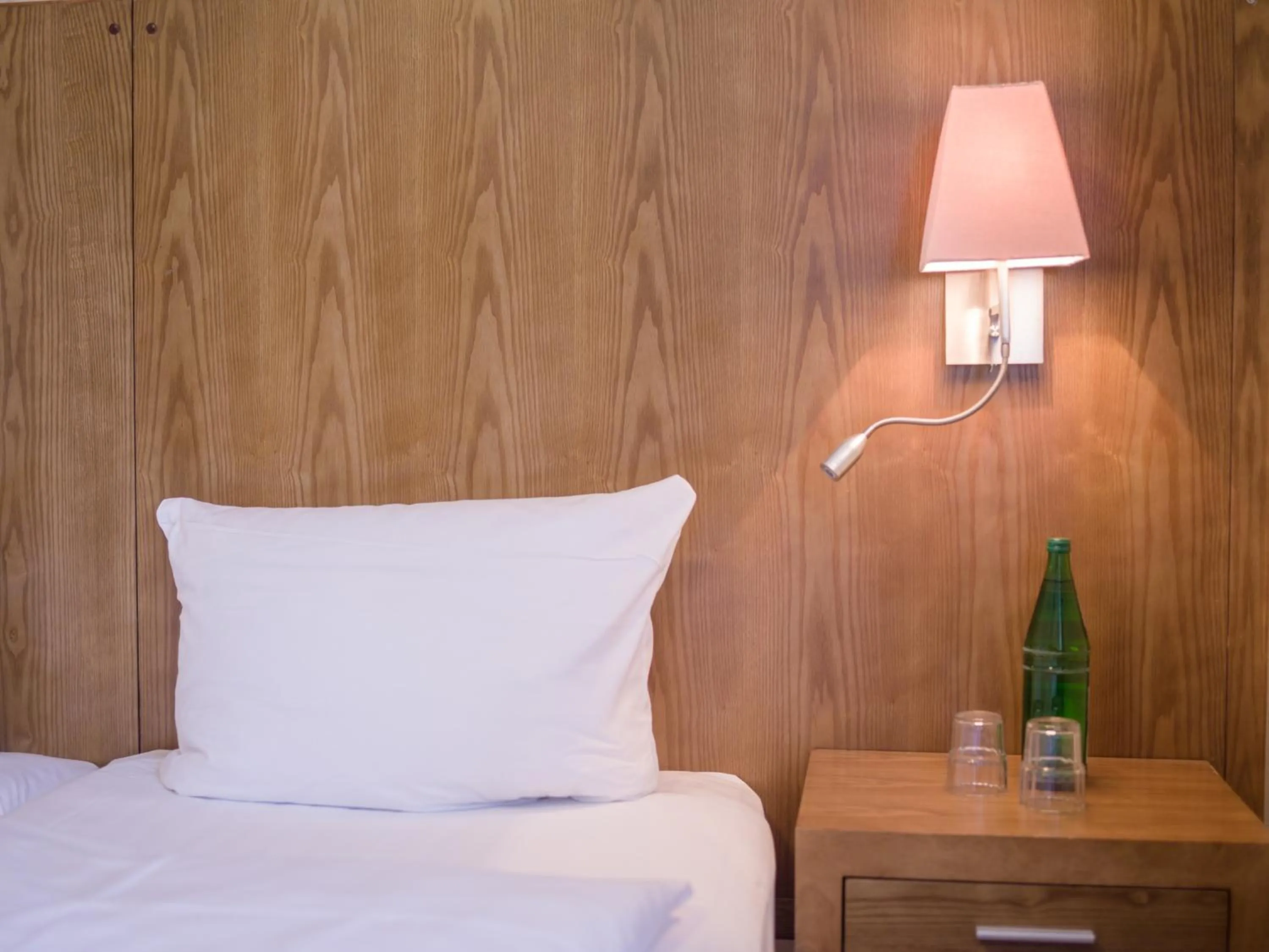 Bed in Hotel Königstein Kiel by Tulip Inn