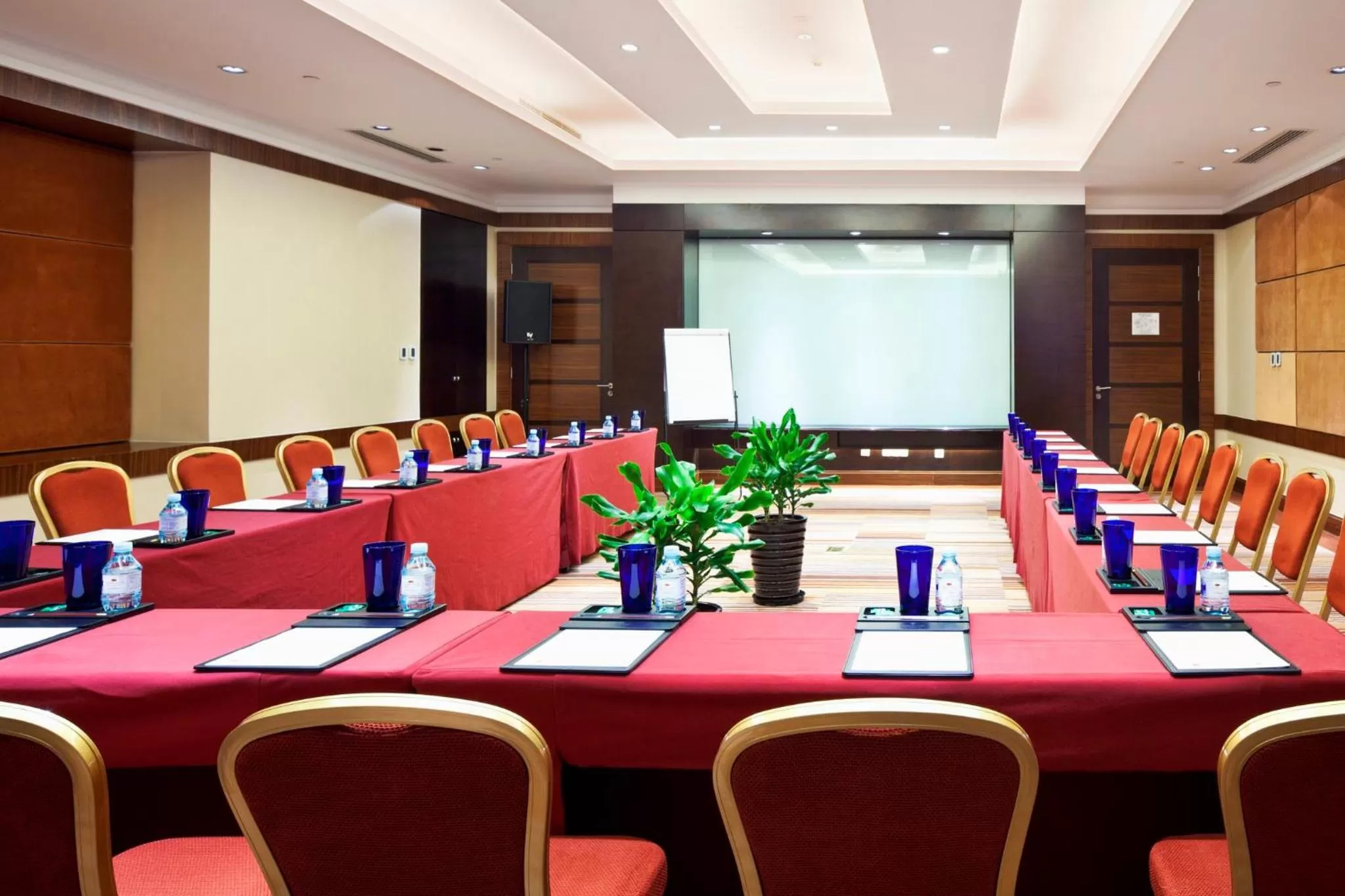 Meeting/conference room in Crowne Plaza Beijing International Airport by IHG